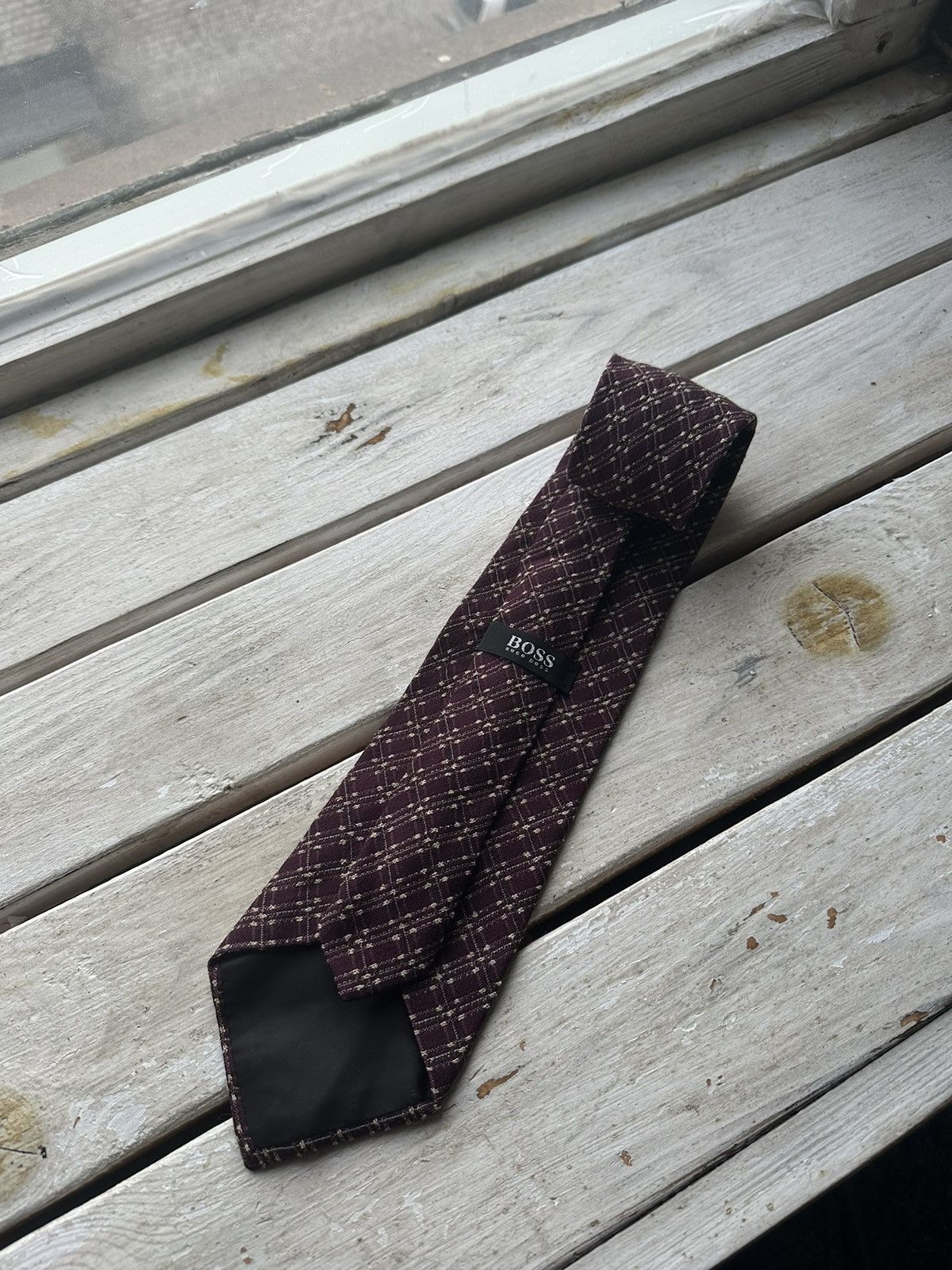 Designer × Hugo Boss 🚨RARE Hugo Boss Tie old money style Burgundy luxury monogram Size ONE SIZE - 1 Thumbnail