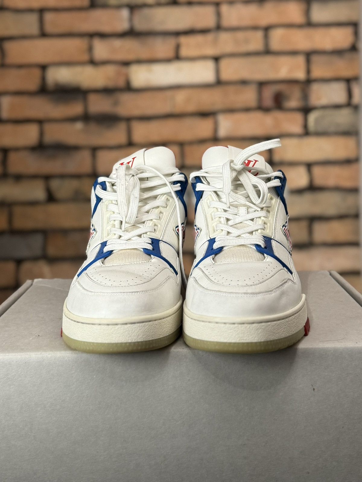 Louis Vuitton SS20 BLUE RED TRAINER LOW WHITE SNEAKERS LOGO MONOGRAM AZUR Size US 9 / EU 42 - 2 Thumbnail