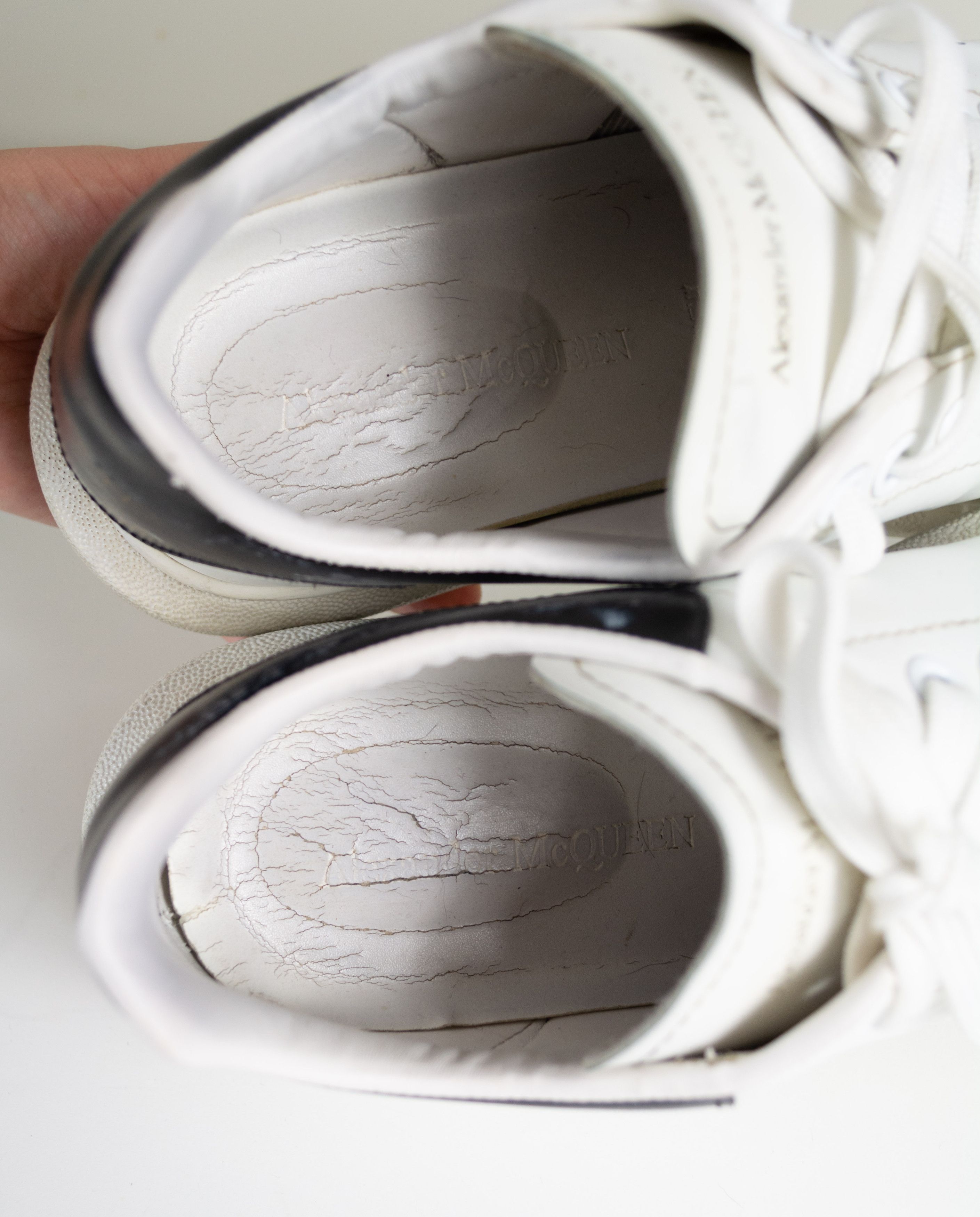 Alexander McQueen Alexander McQueen white sneakers Size US 9 / EU 42 - 13 Thumbnail