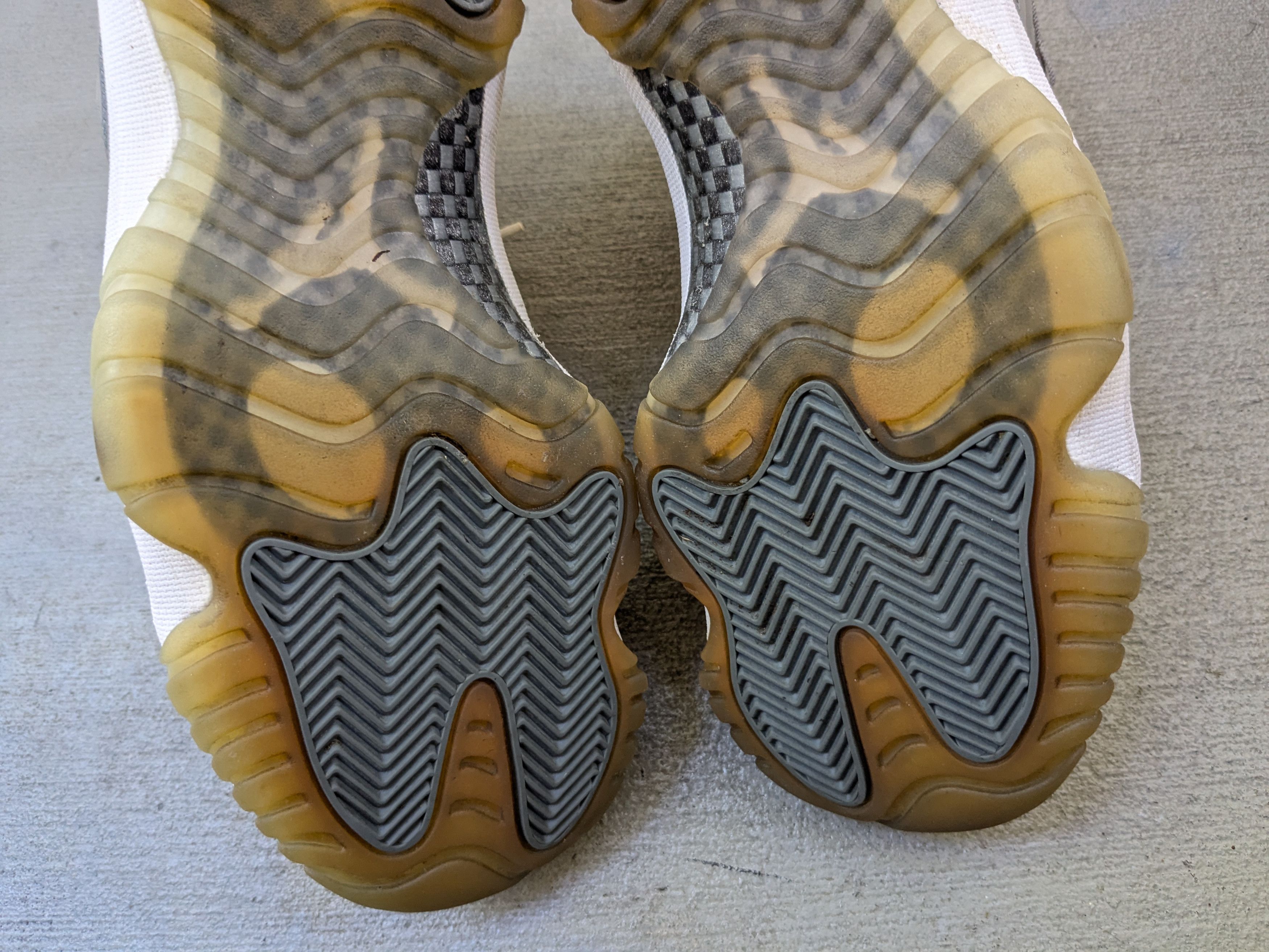 Jordan Brand Nike Air Jordan 11 Retro Cool Gray 2010 Men 7.5 378037-001 Size US 7.5 / EU 40-41 - 19 Thumbnail