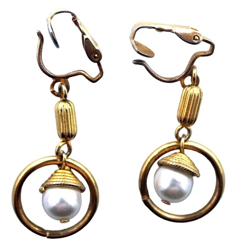 Other Vintage Gold Tone Dangle Circle Faux Pearl Earrings •Clip-On Size ONE SIZE - 1 Thumbnail