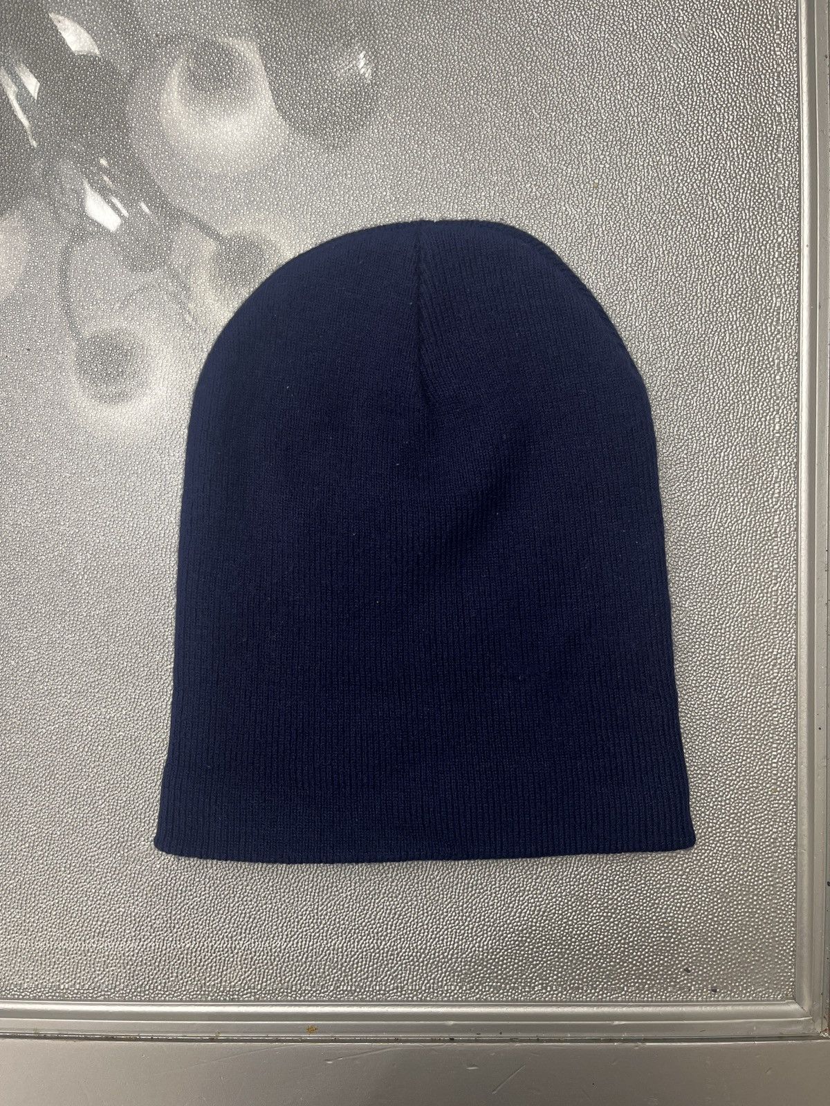 Other Men's Navy Blue Beanie (PRE-OWNED) Size ONE SIZE - 1 Thumbnail