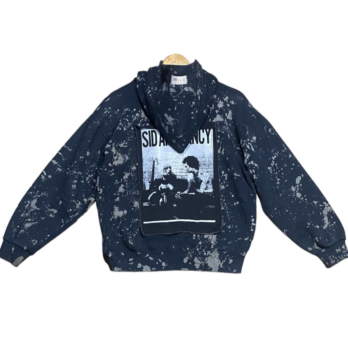 Japanese Brand SEXY DYNAMITE LONDON SID AND NANCY Hoodie Sweatshirt Size US L / EU 52-54 / 3 - 1 Thumbnail