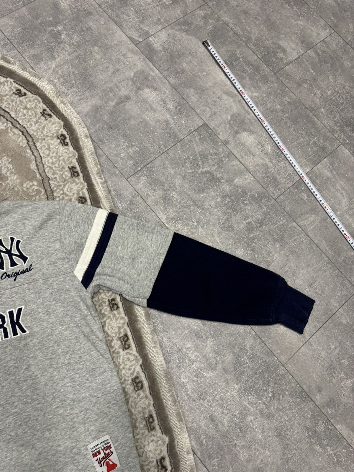 New York Yankees Majestic New York Yankees Hoodie Sweatshirt Stitched Script Size US XL / EU 56 / 4 - 8 Thumbnail