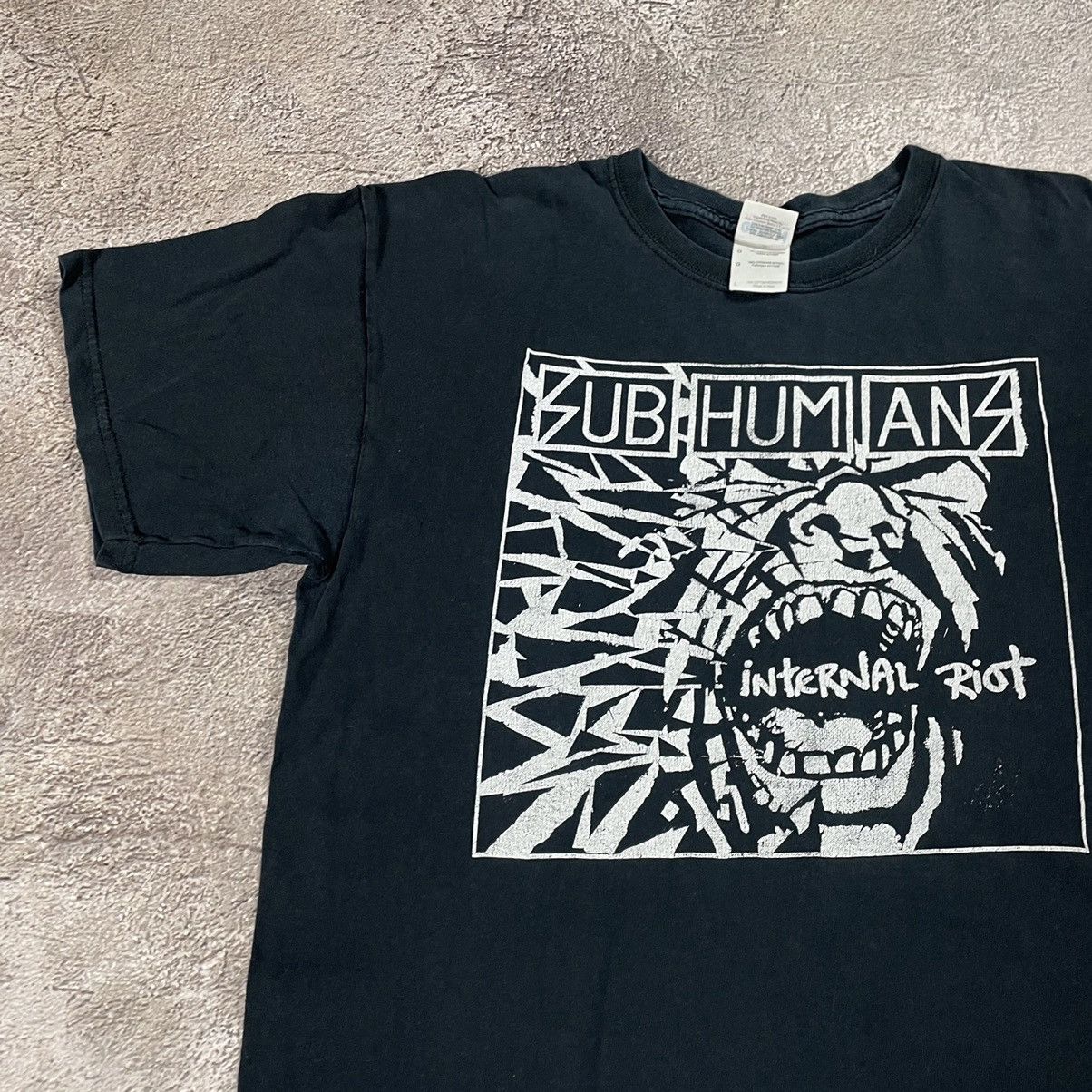 Vintage Vintage 90s Graphic Tee Horror Abstract Punk Streetwear L Size US L / EU 52-54 / 3 - 3 Thumbnail