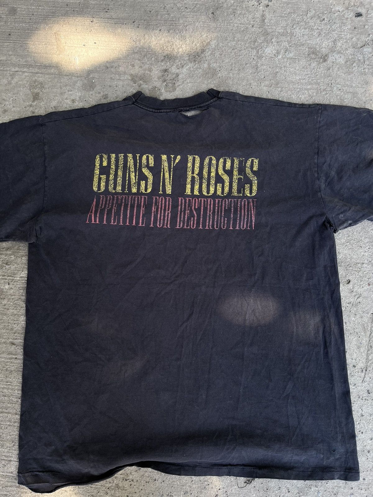 Guns N' Roses Vintage Guns N Roses Appetite For Destruction Distressed Tee Size US L / EU 52-54 / 3 - 3 Thumbnail