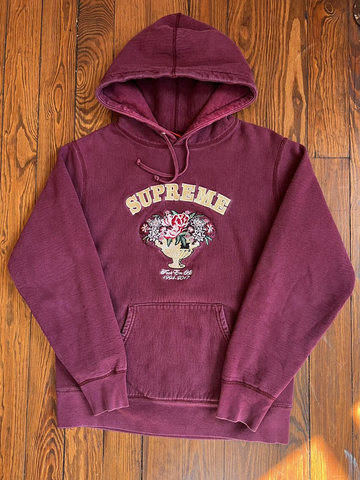 Supreme centerpiece hoodie shop burgundy