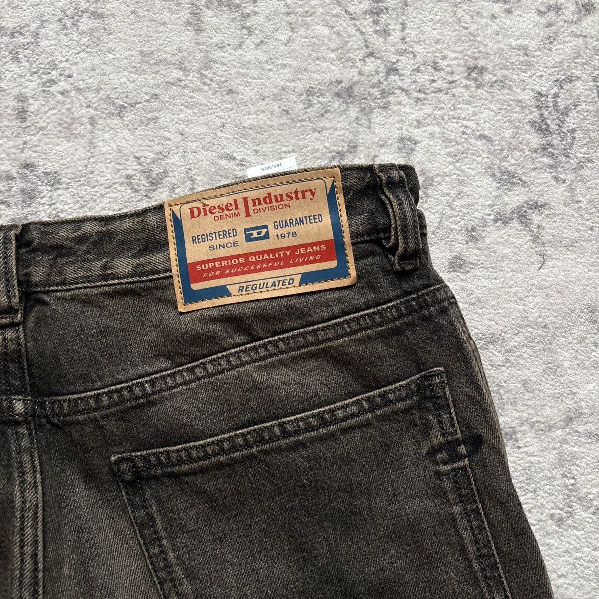 Diesel Diesel 1998 D-Buck Dirty Washed Bootcut Jeans | Size 30 Size US 30 / EU 46 - 9 Thumbnail