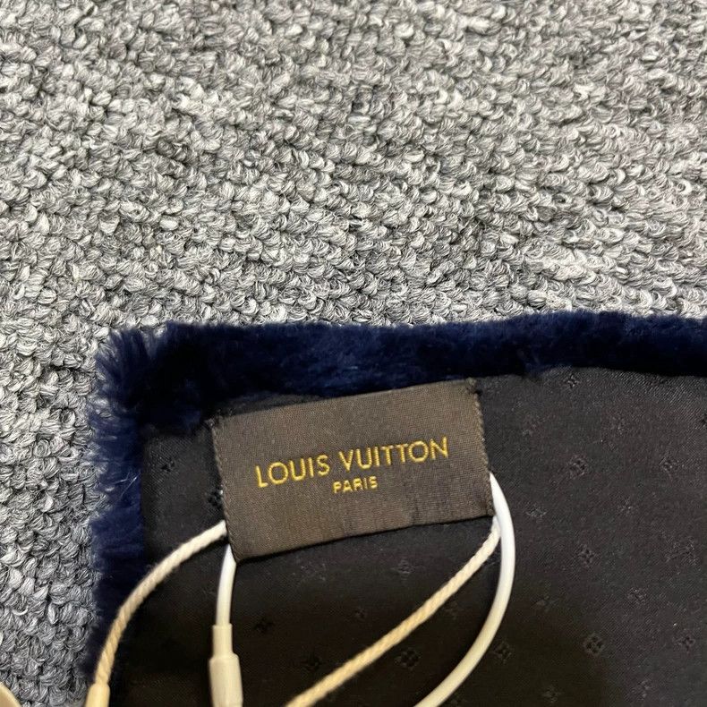 Louis Vuitton Louis Vuitton Blue wool scarf Size ONE SIZE - 7 Thumbnail