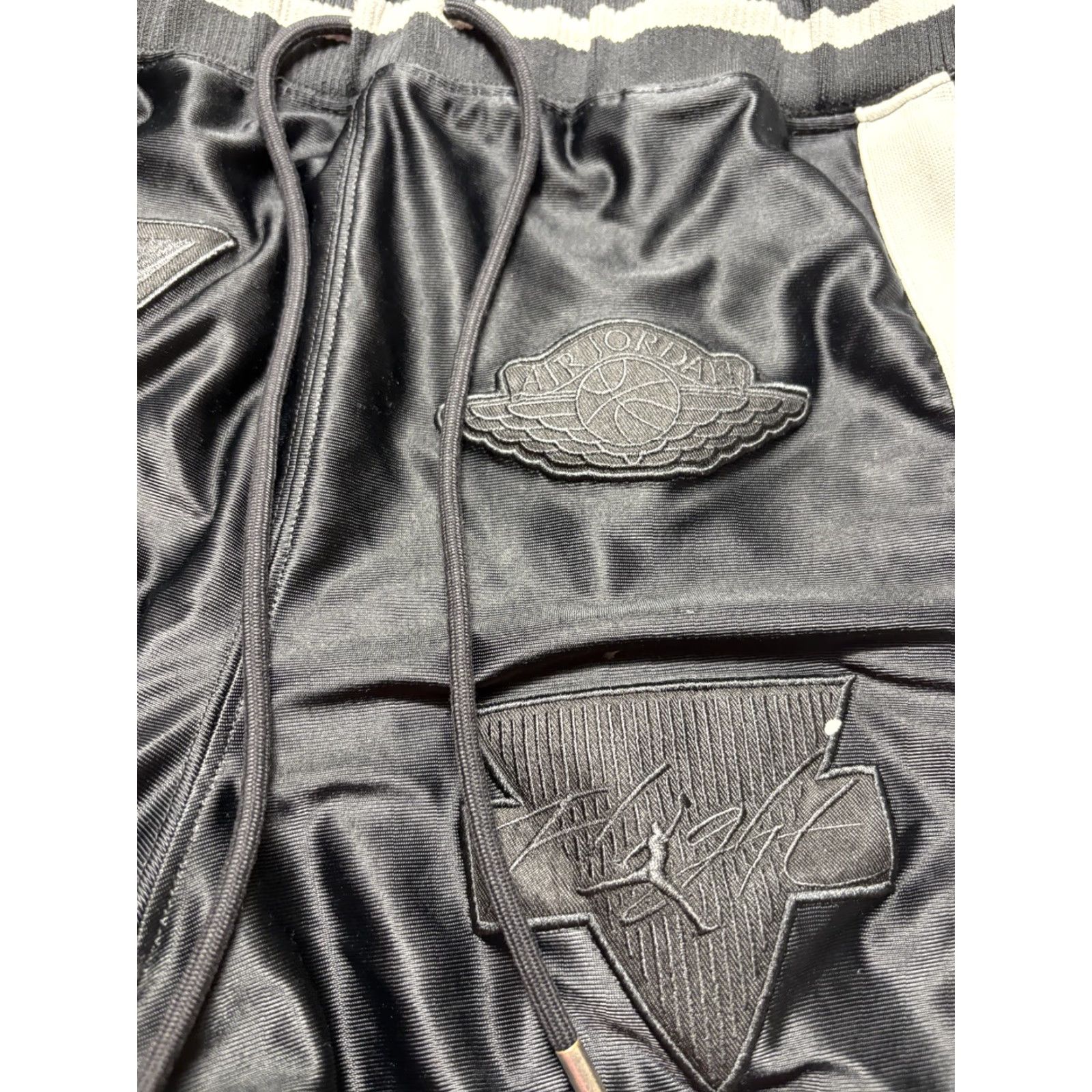 Jordan Brand **Air Jordan Mens 2XL Black Diamond Nike Shorts AT9972** User: **Mens Air Jordan 2XL Black Diamond Nike Shorts AT9972** Size US 39 - 4 Thumbnail