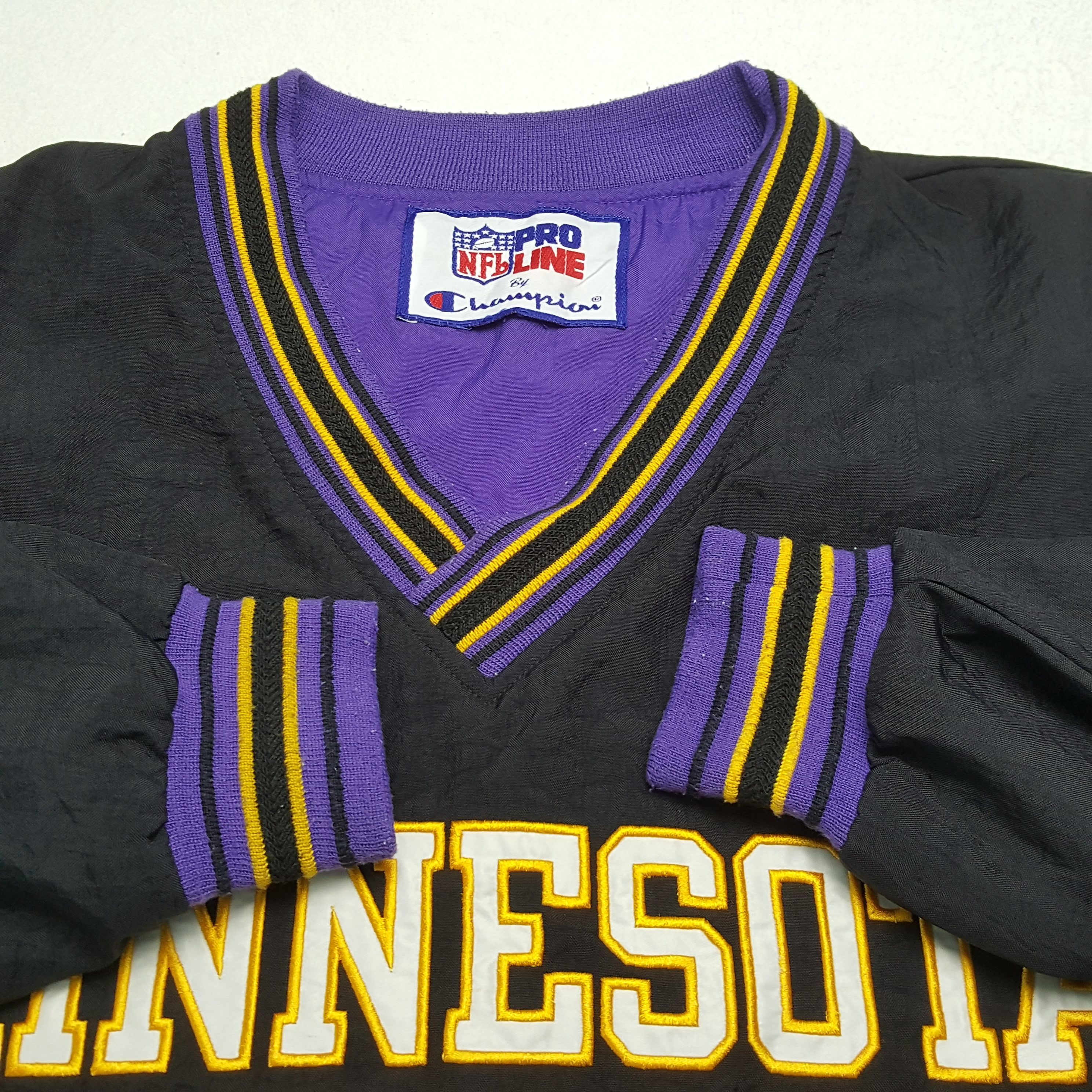 Champion × NFL × Vintage Vintage MINNESOTA VIKING NFL CHAMPION Team Sweatshirts Size US XL / EU 56 / 4 - 9 Thumbnail