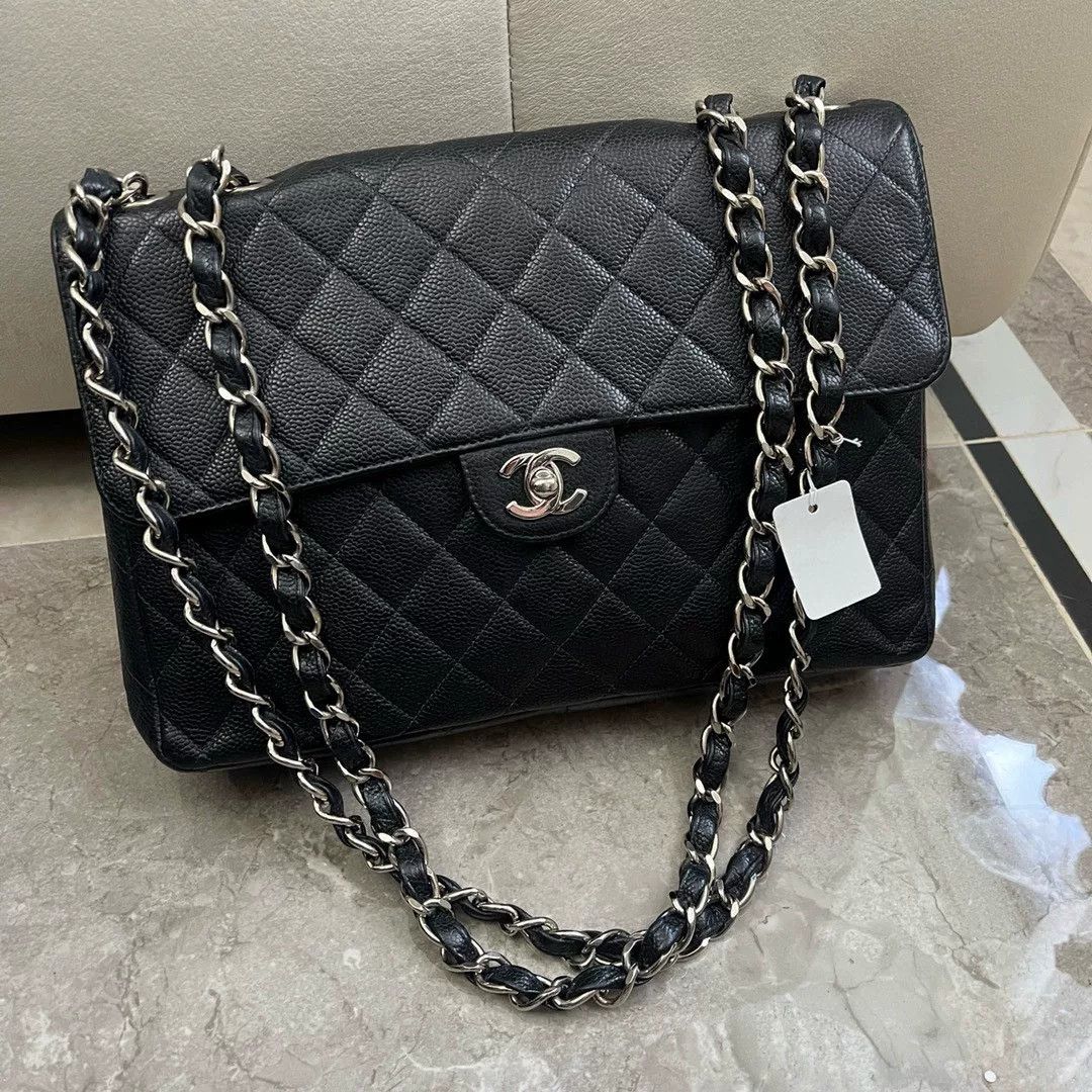 Chanel Pre-loved Bag Very good condition Size ONE SIZE - 1 Thumbnail
