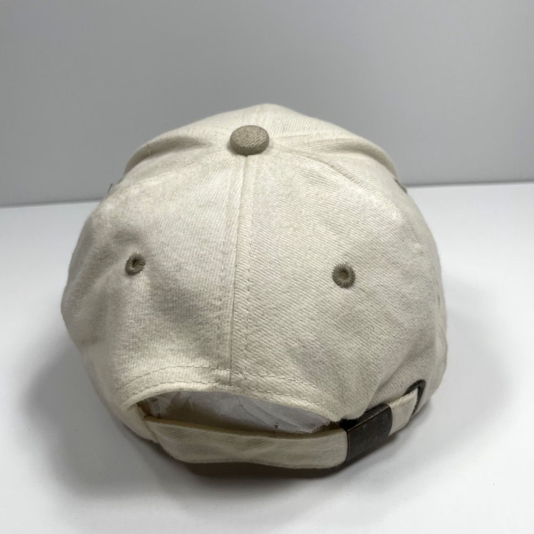Vintage VINTAGE Four Seasons Hat Adult Neuco Patch Adjustable StrapBack Baseball Cap White Beige Size ONE SIZE - 5 Thumbnail