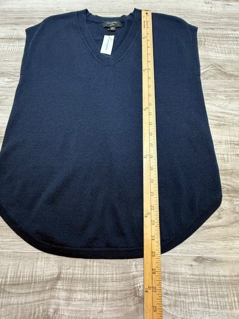 Banana Republic NWT Banana Republic Forever Round-Hem Sleeveless Sweater/Top Size XS / US 0-2 / IT 36-38 - 2 Thumbnail