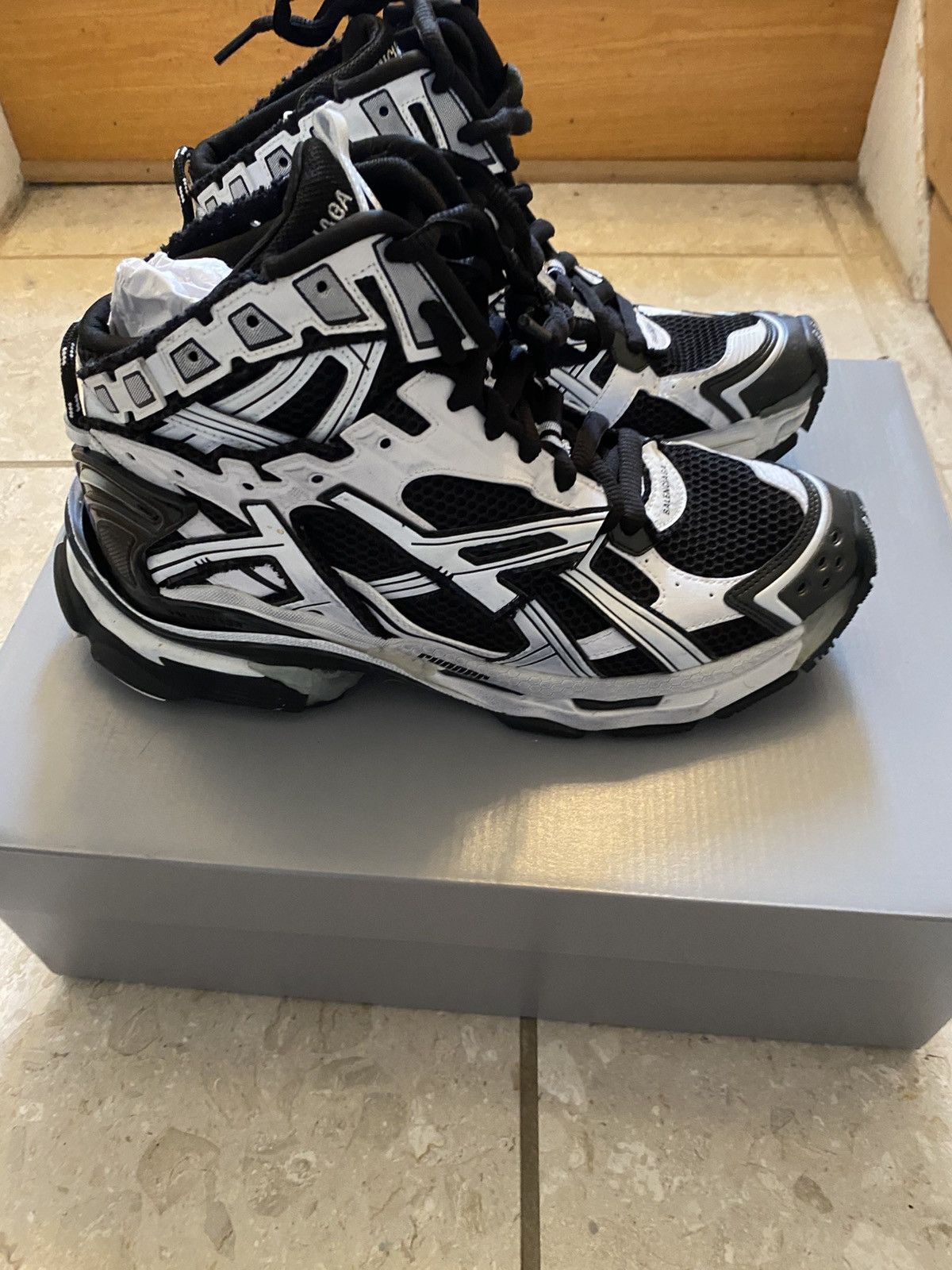 Balenciaga Balenciaga high top runner Size US 11 / EU 44 - 1 Thumbnail