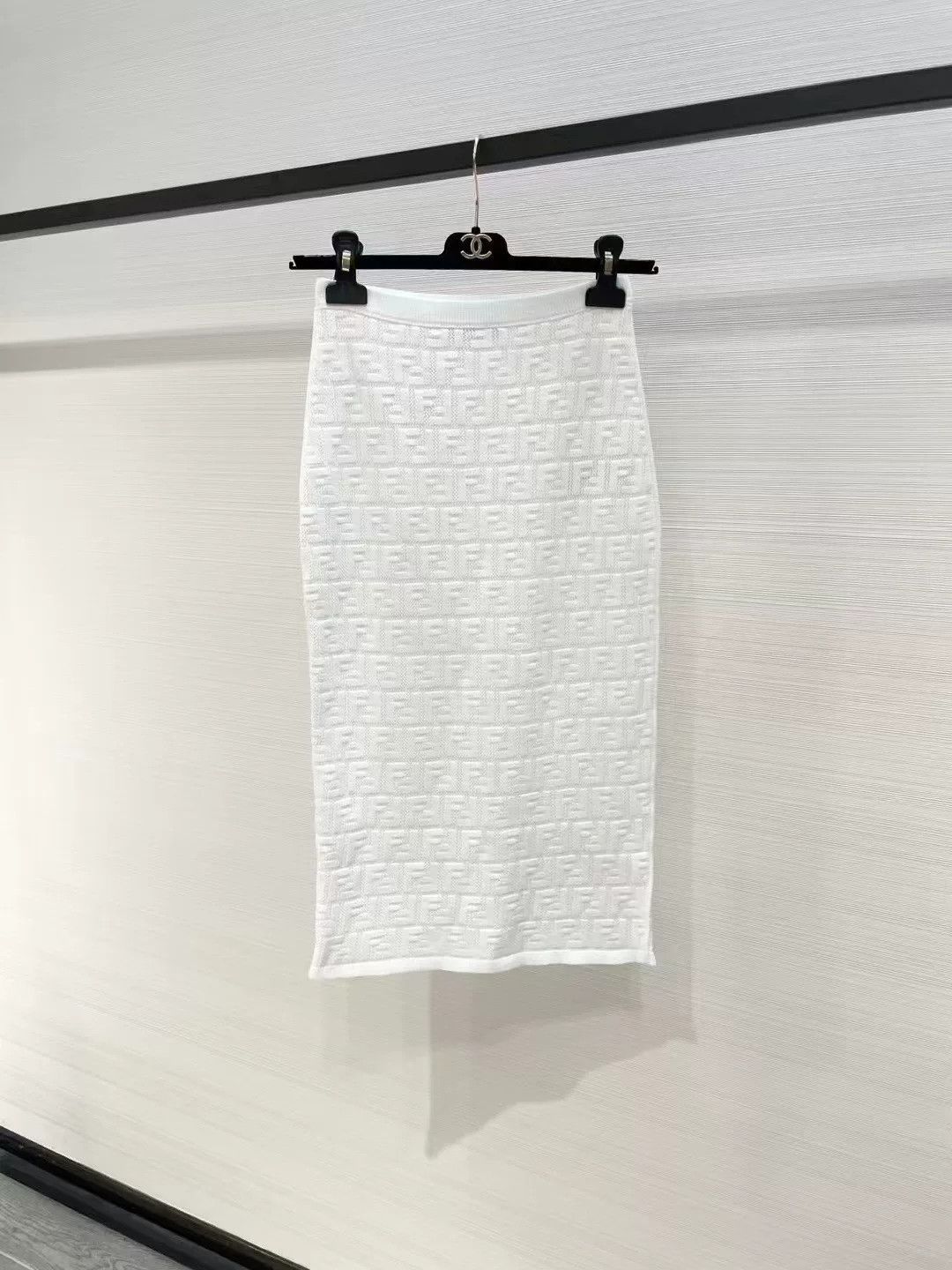 Fendi Fendi White Knit Logo Midi Skirt Size US 36 / EU 52 - 1 Thumbnail