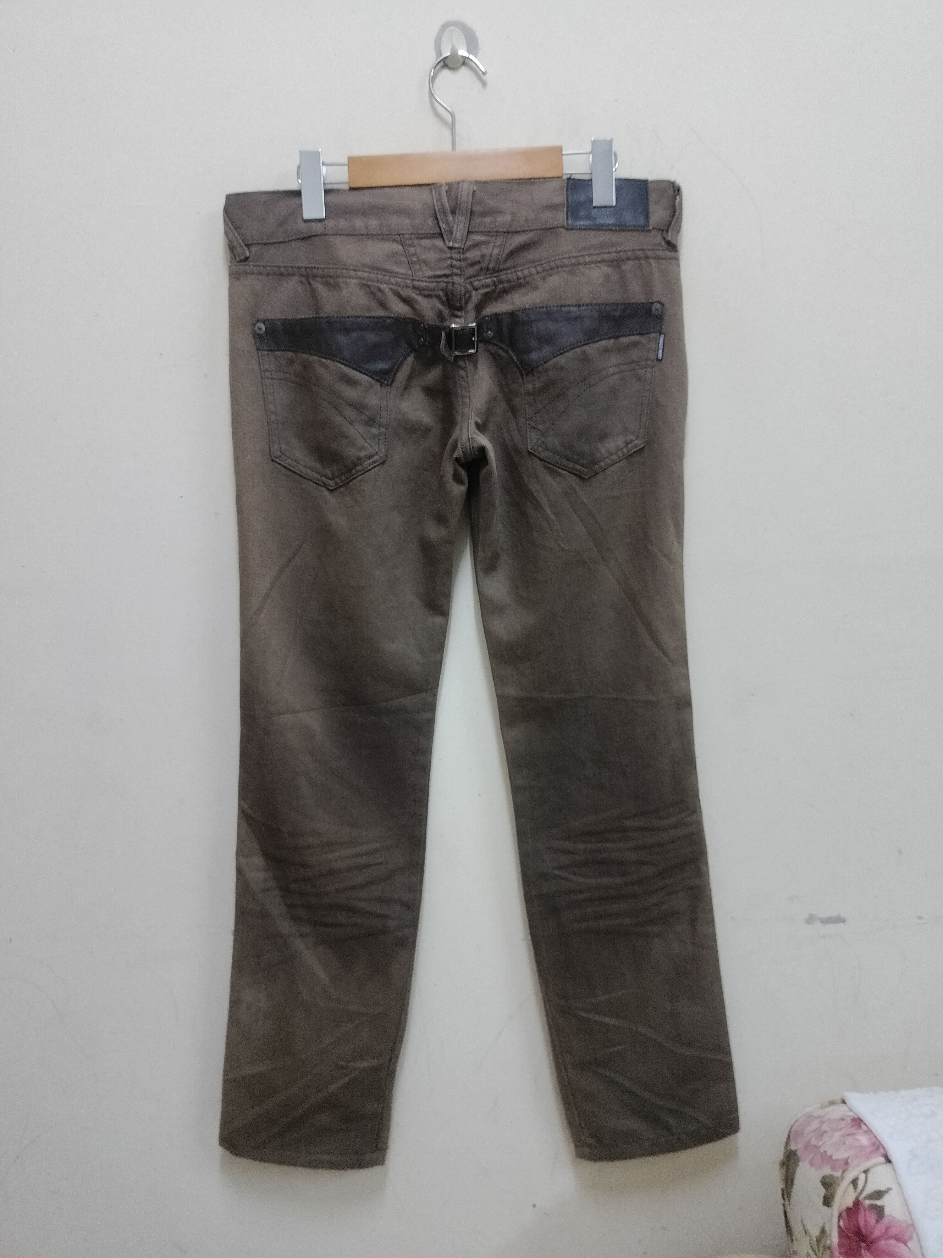 Tornado Mart Tornado Mart distressed jeans Size US 34 / EU 50 - 2 Thumbnail