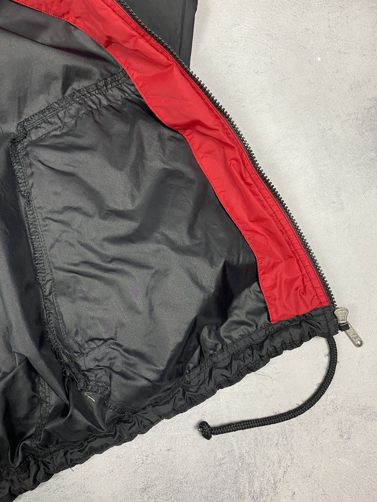 Nike Vintage 90s Nike Windrunner Activewear Light Track Jacket Size US L / EU 52-54 / 3 - 17 Thumbnail