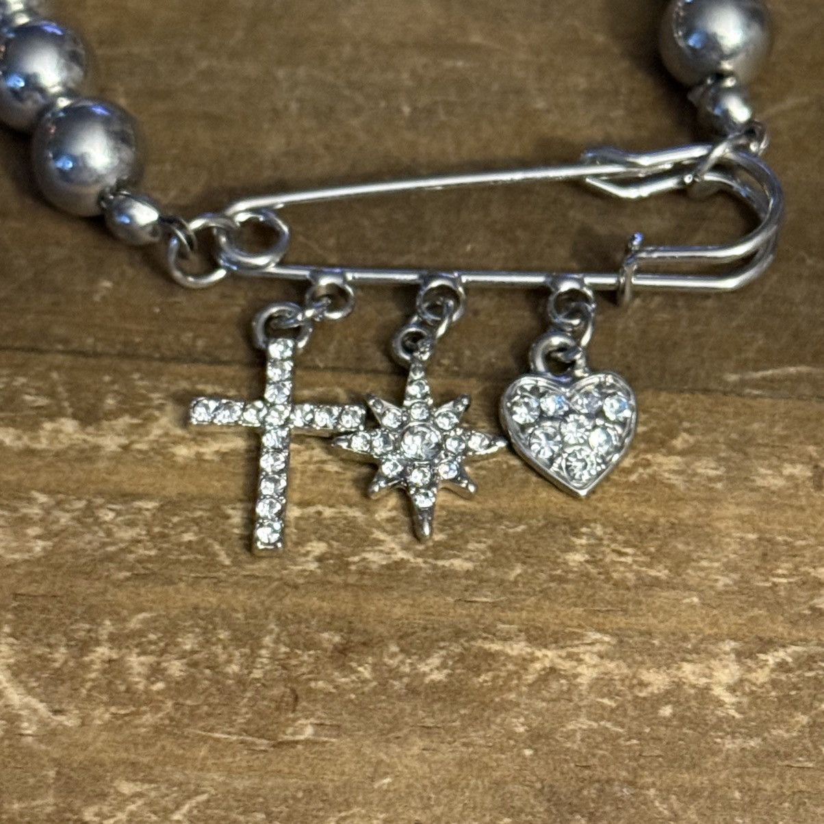 Other Silver tone safety pin beaded charm bracelet Size ONE SIZE - 5 Thumbnail