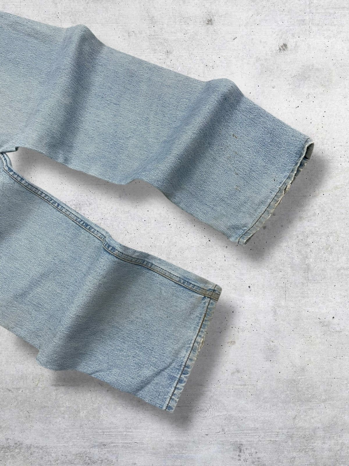 Levi's Vintage Clothing VINTAGE 501 LEVIS USA DESIGNER 90S OG RIPPED MUDWASH DENIM Size US 32 / EU 48 - 13 Thumbnail