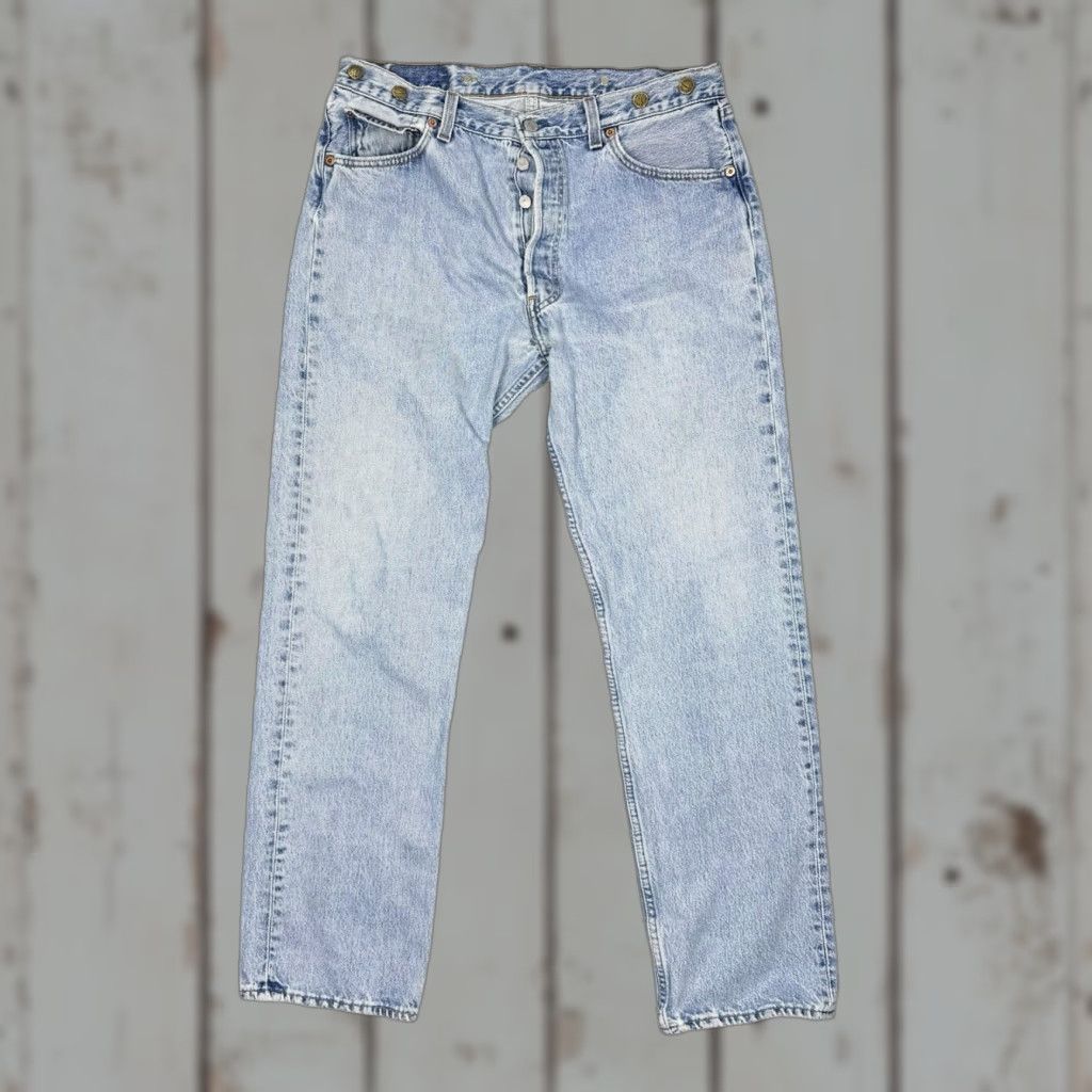 Levi's VINTAGE Levi’s 501 Jeans Denim Denim Light Wash 501 Series USA 36 X 32 Men Regular Blue 5-Pocket Button Closure Logo Accessories Size US 36 / EU 52 - 1 Thumbnail