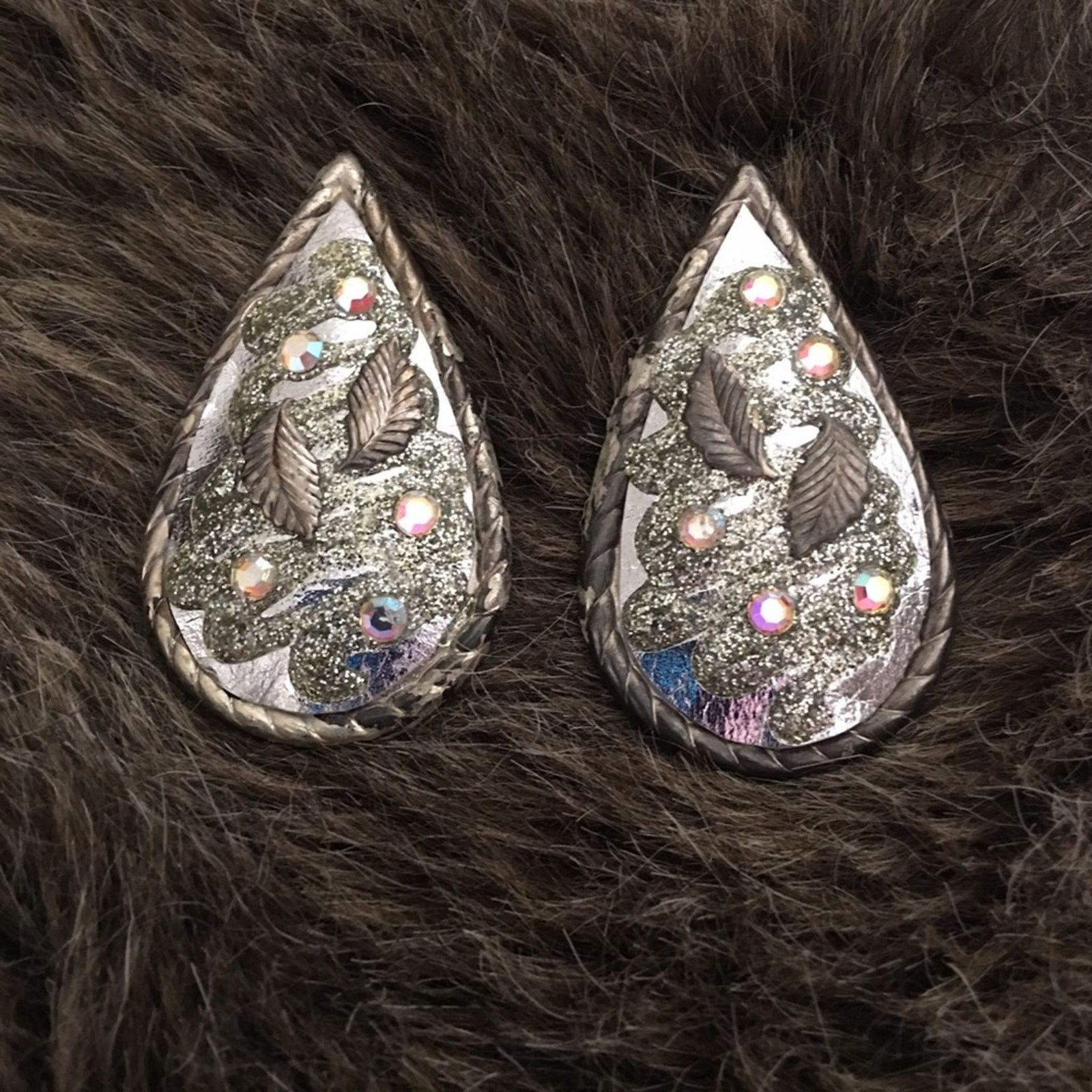 Jewelry Teardrop rhinestone sparkle silver tone earrings Size ONE SIZE - 1 Thumbnail