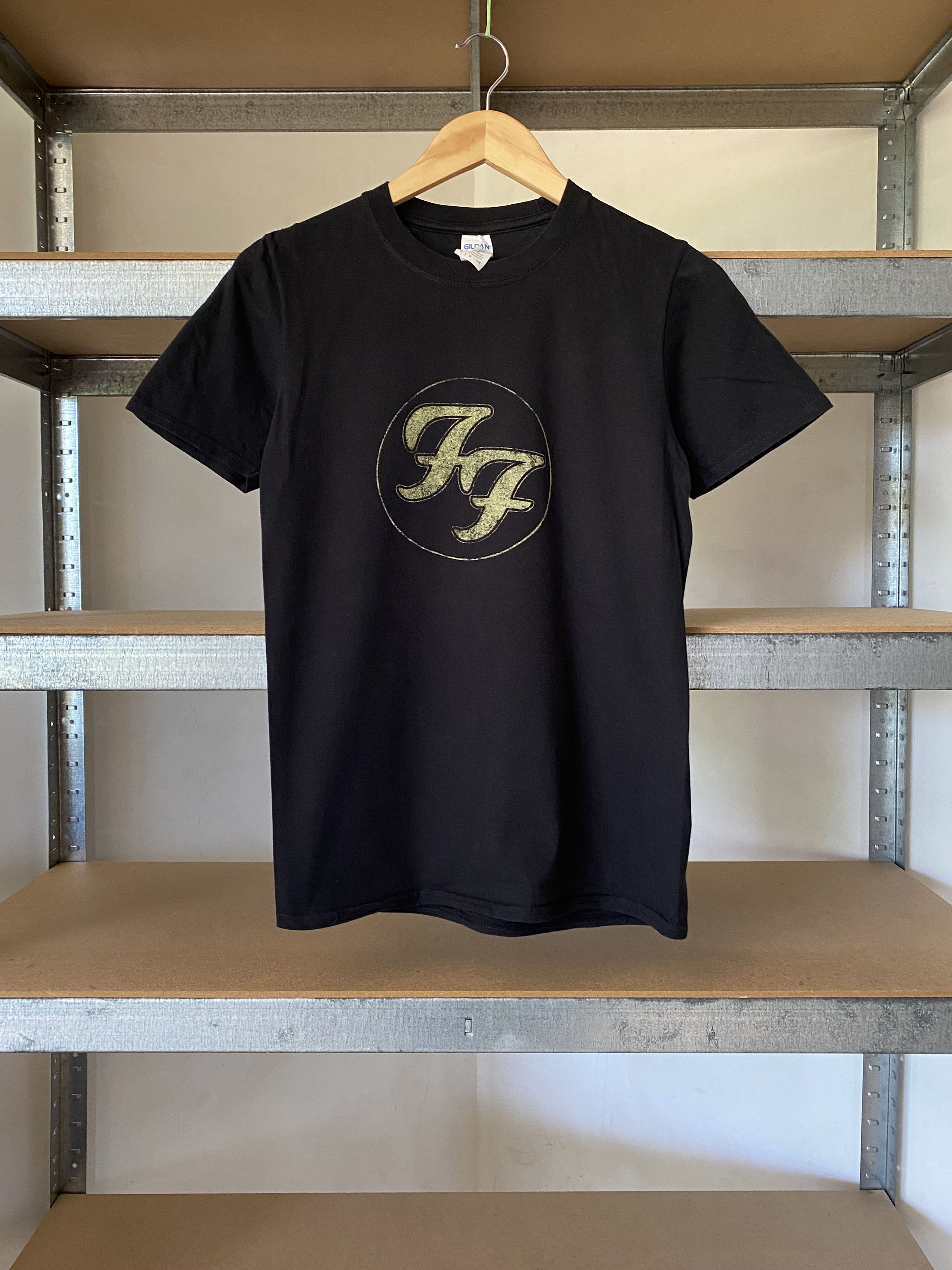 Band Tees Vintage 2000s Foo Fighters Greatest Hits T-shirt Size US S / EU 44-46 / 1 - 1 Thumbnail