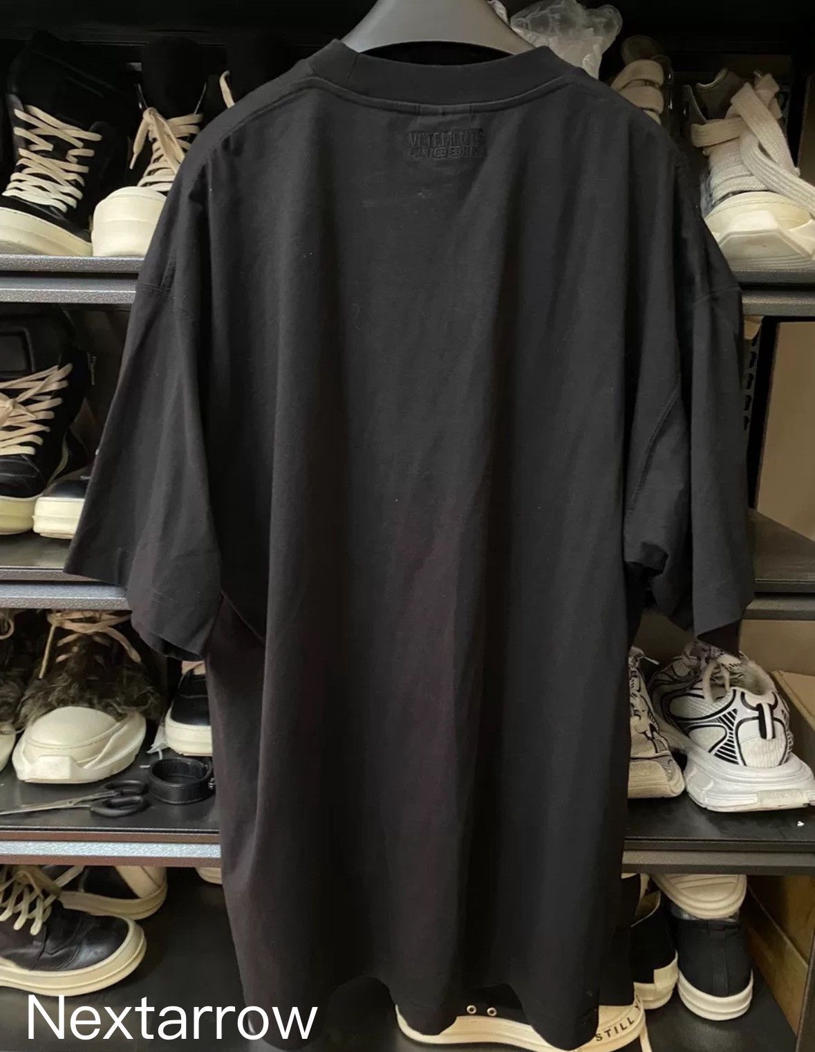 Vetements Vetements Love Handshake Short Sleeve 2412-Nextarrow Size US S / EU 44-46 / 1 - 2 Thumbnail