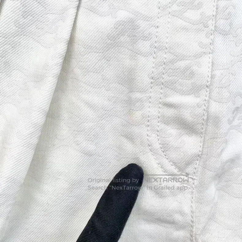 Fendi Fendi White all-over print logo high waist denim shorts Size 42" / US 20 - 6 Thumbnail