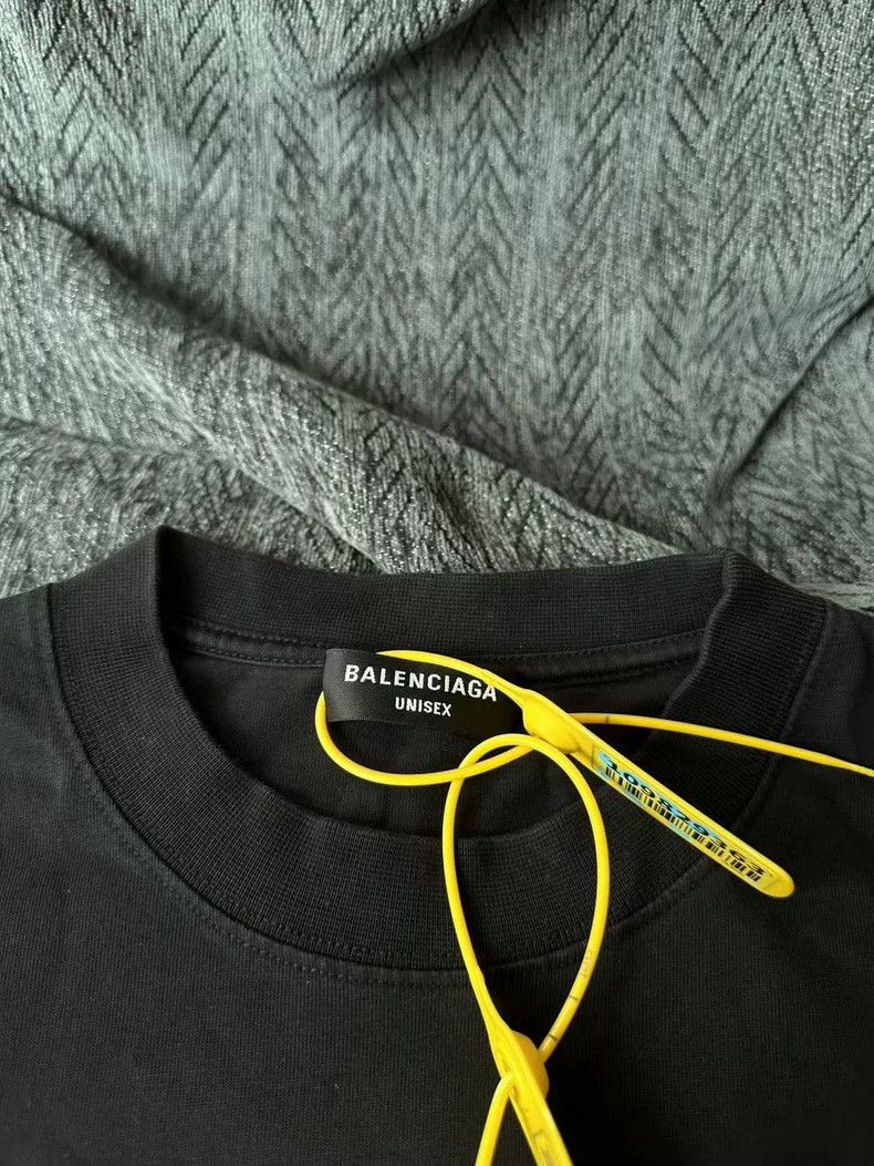 Balenciaga Balenciaga Embroidered front and back short sleeves Size US S / EU 44-46 / 1 - 3 Thumbnail