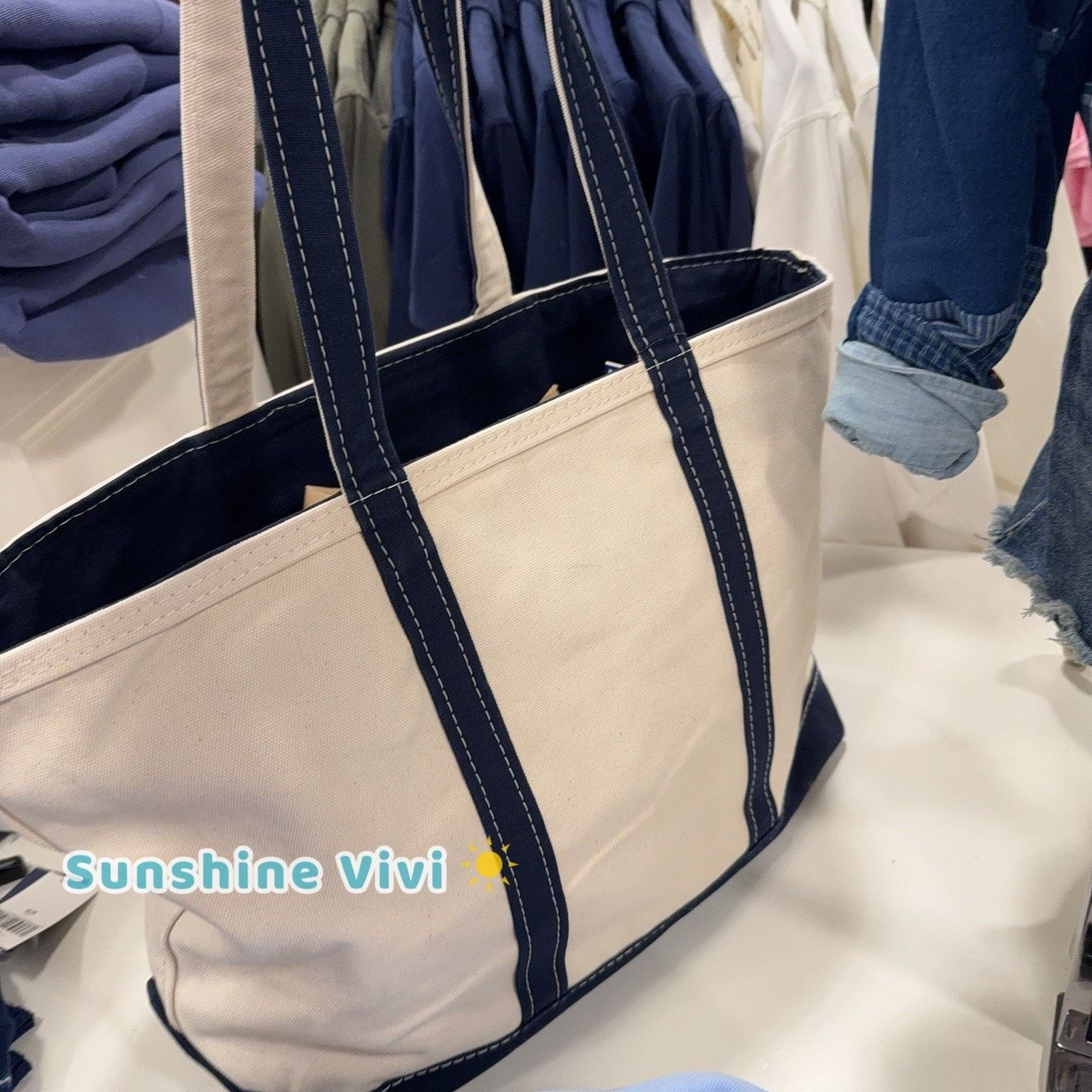Lauren Ralph Lauren NWT Lauren Ralph Lauren Canvas Cream/Navy Medium Canvas Tote Size ONE SIZE - 6 Thumbnail