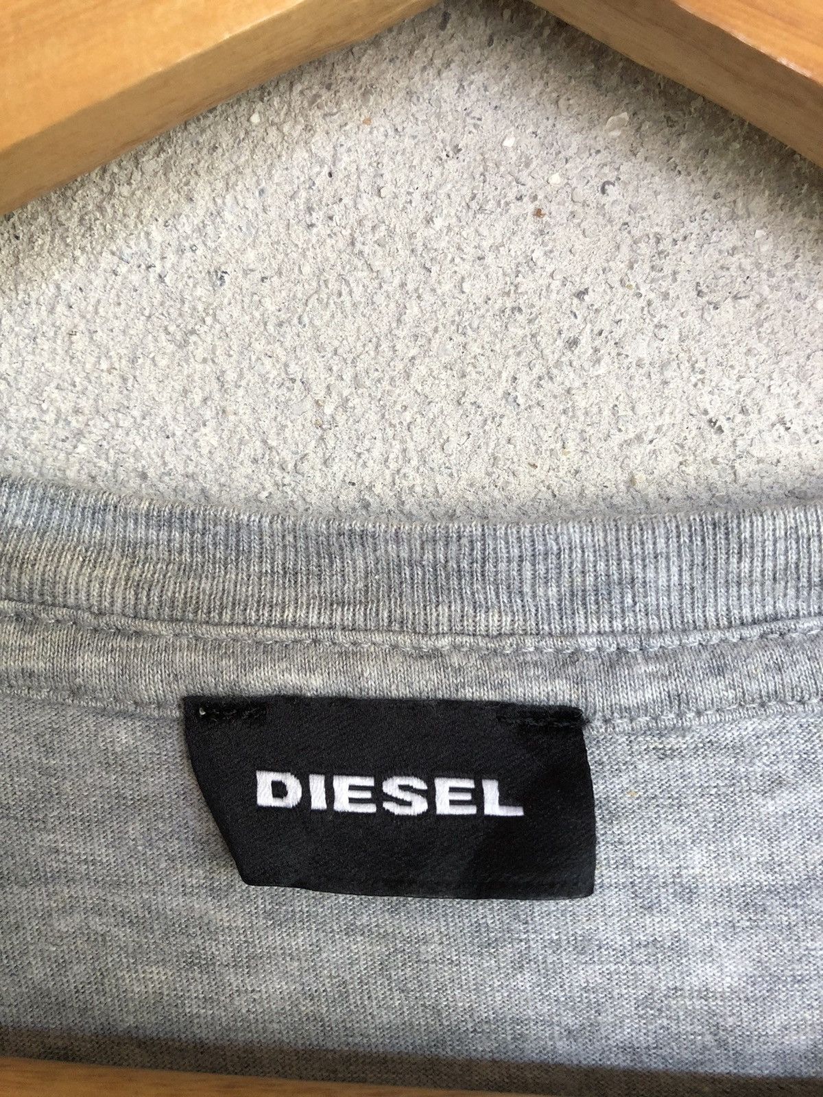 Diesel × Vintage Vintage Y2K Diesel Centre Logo Tshirts Size US M / EU 48-50 / 2 - 9 Thumbnail