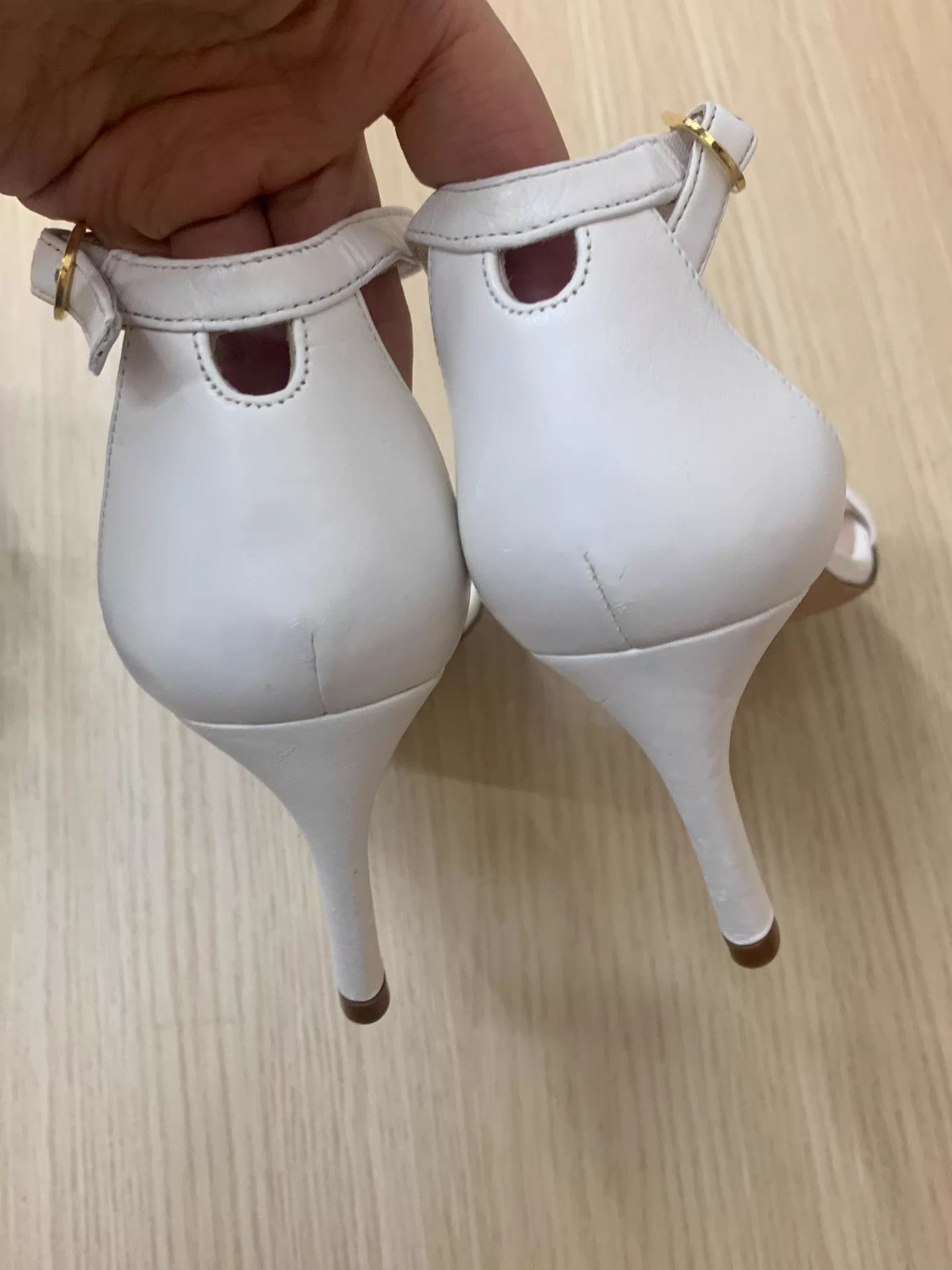 Stuart Weitzman SW White Strappy Sandal 36 EU Unworn Size US 5.5 / IT 35.5 - 3 Thumbnail