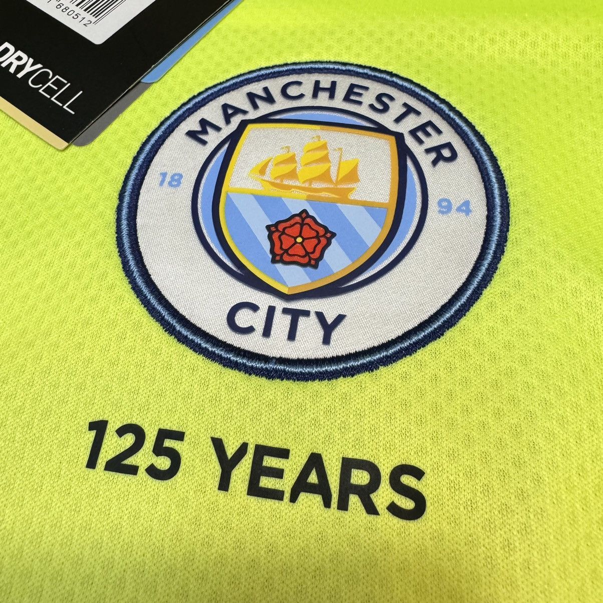 Puma (Youth size)Manchester City 19/20 L/S away #17 De Bruyne Size US XS / EU 42 / 0 - 5 Thumbnail