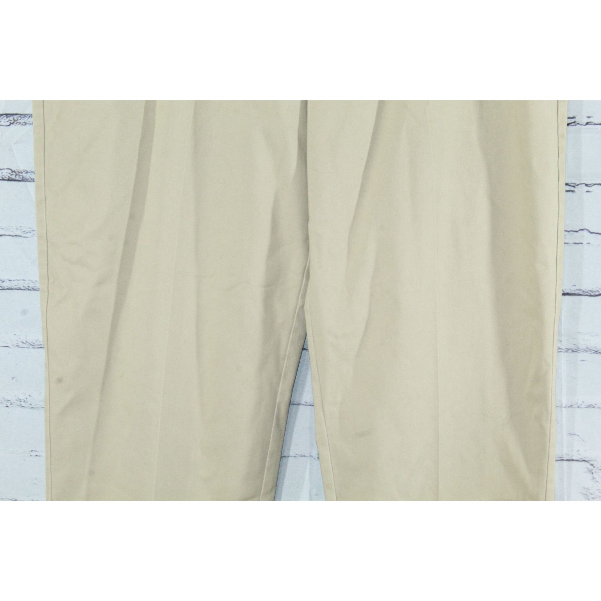 L.L. Bean LL Bean Men's Khaki Wrinkle Free Double L Chinos Size 42" / US 20 - 4 Thumbnail