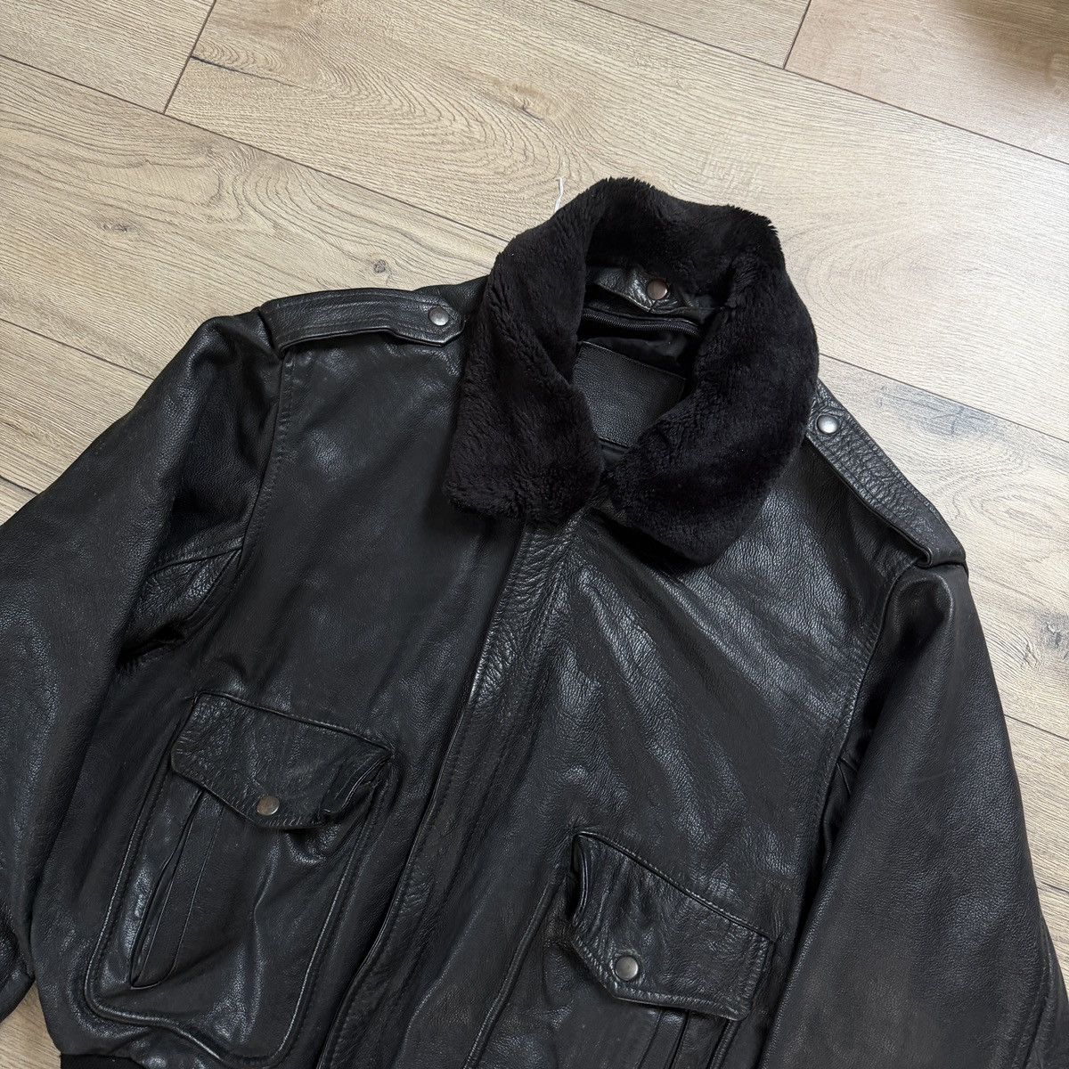 Leather Vintage Leather Jacket Style Pilot Y2K 90s USA Size US M / EU 48-50 / 2 - 4 Thumbnail