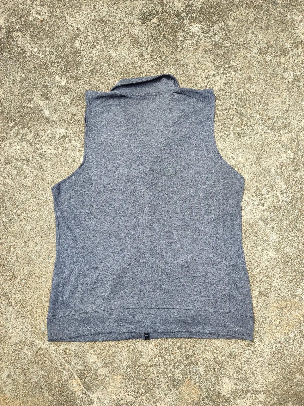 In The Attic in the attic homme Sleeveless Zip Vest – L Size US S / EU 44-46 / 1 - 6 Thumbnail