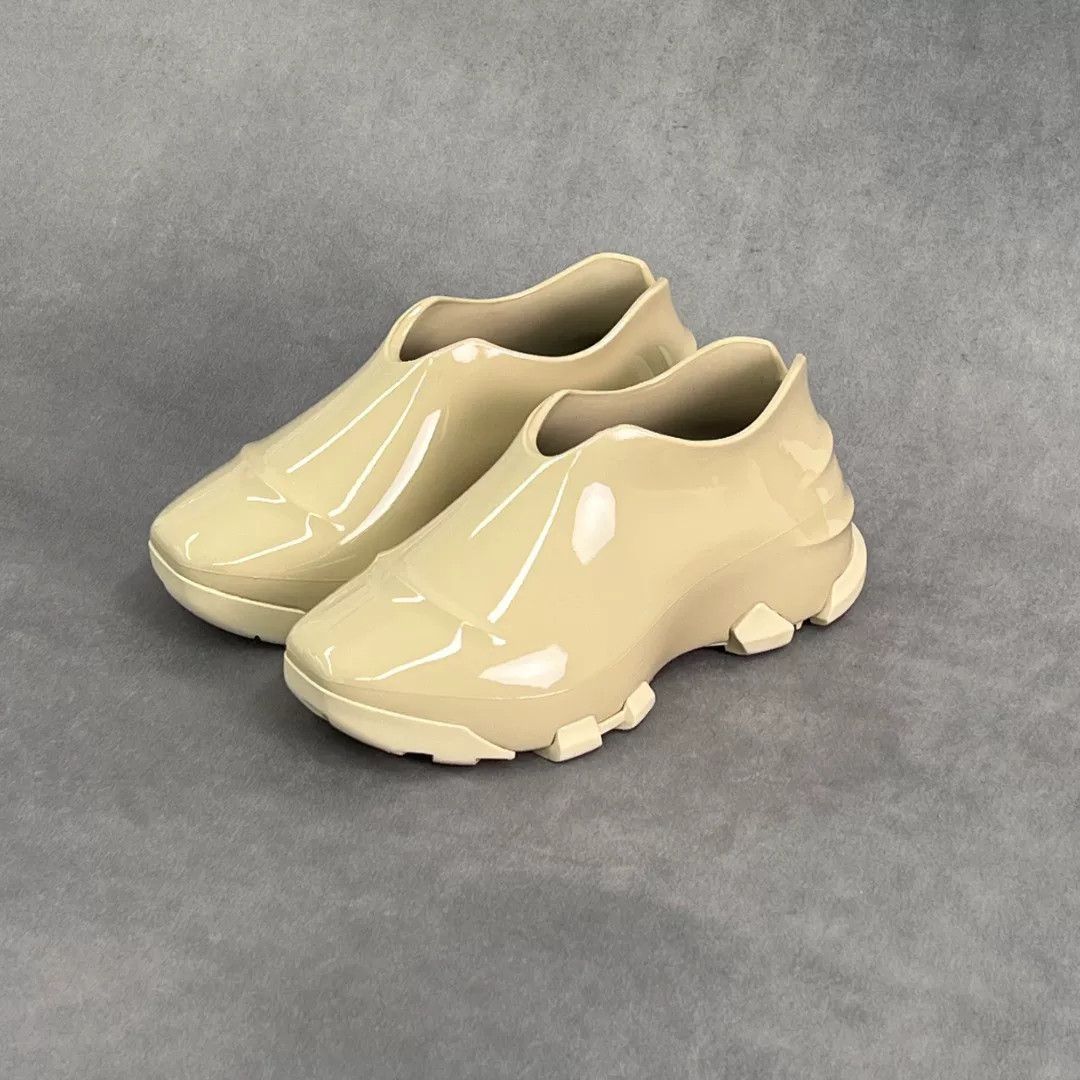 Givenchy Givenchy Casual Beige Lowtop Sneakers 9 Men Size US 9 / EU 42 - 1 Thumbnail
