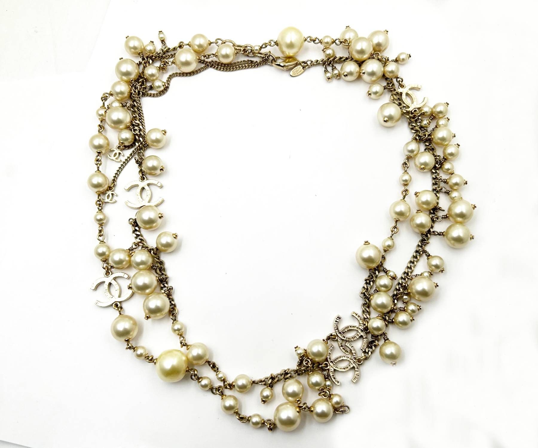 Chanel Chanel Gold Scratchy CC Dangling Pearl Pearl Necklace Size ONE SIZE - 1 Thumbnail