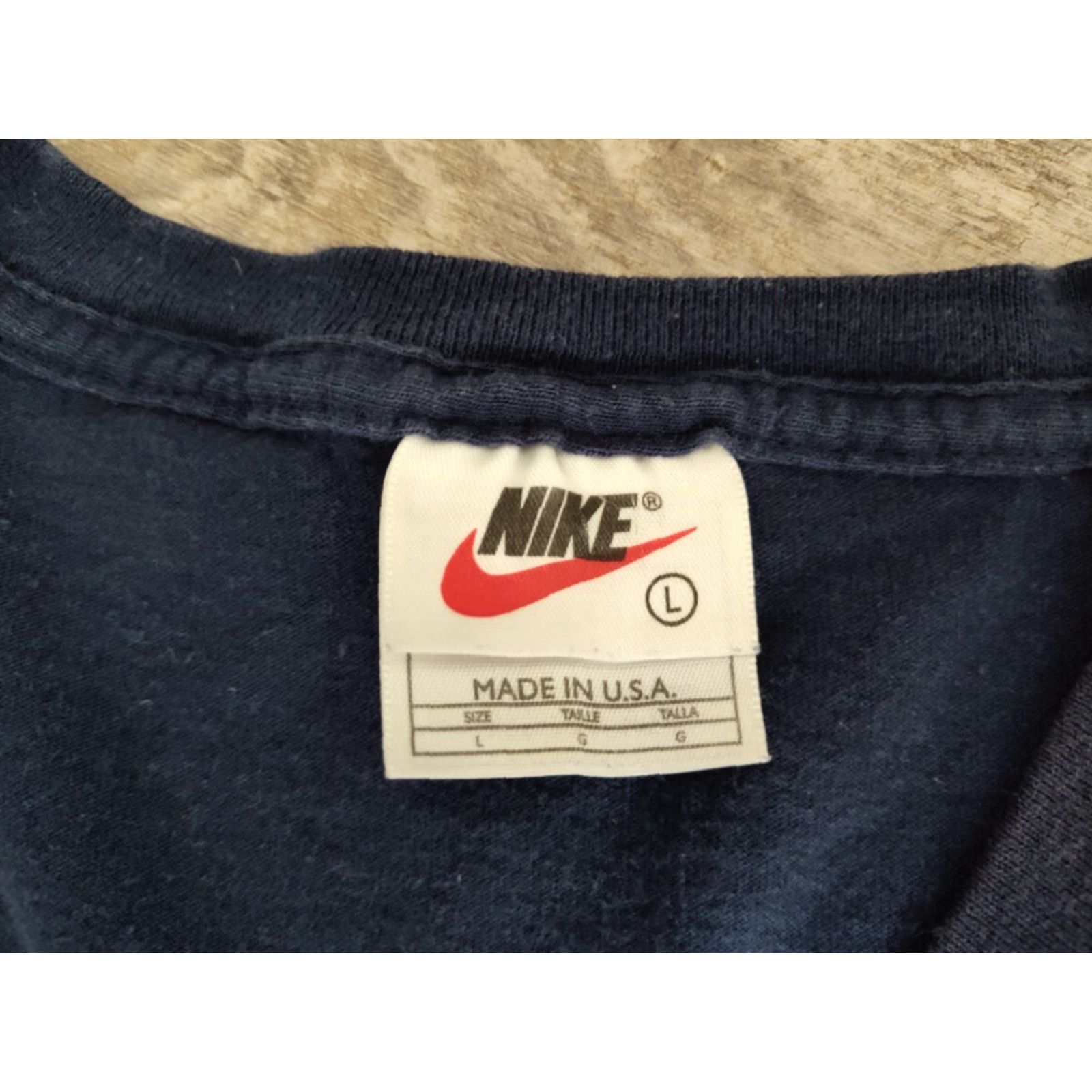 Nike VINTAGE Nike T-Shirt Men Large Short Sleeve V-Neck Embroidered Swoosh 90s Made in USA Blue Size US L / EU 52-54 / 3 - 6 Thumbnail