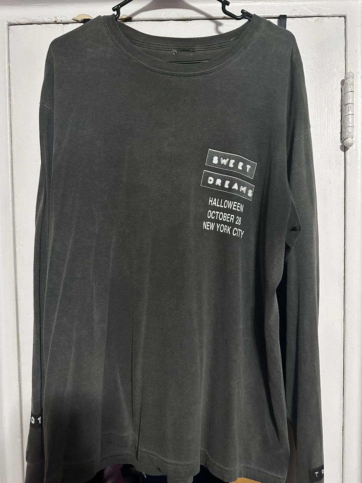 Travis Scott Travis Scott Texas Chainsaw Massacre NYC Exclusive L/S Size US L / EU 52-54 / 3 - 3 Thumbnail