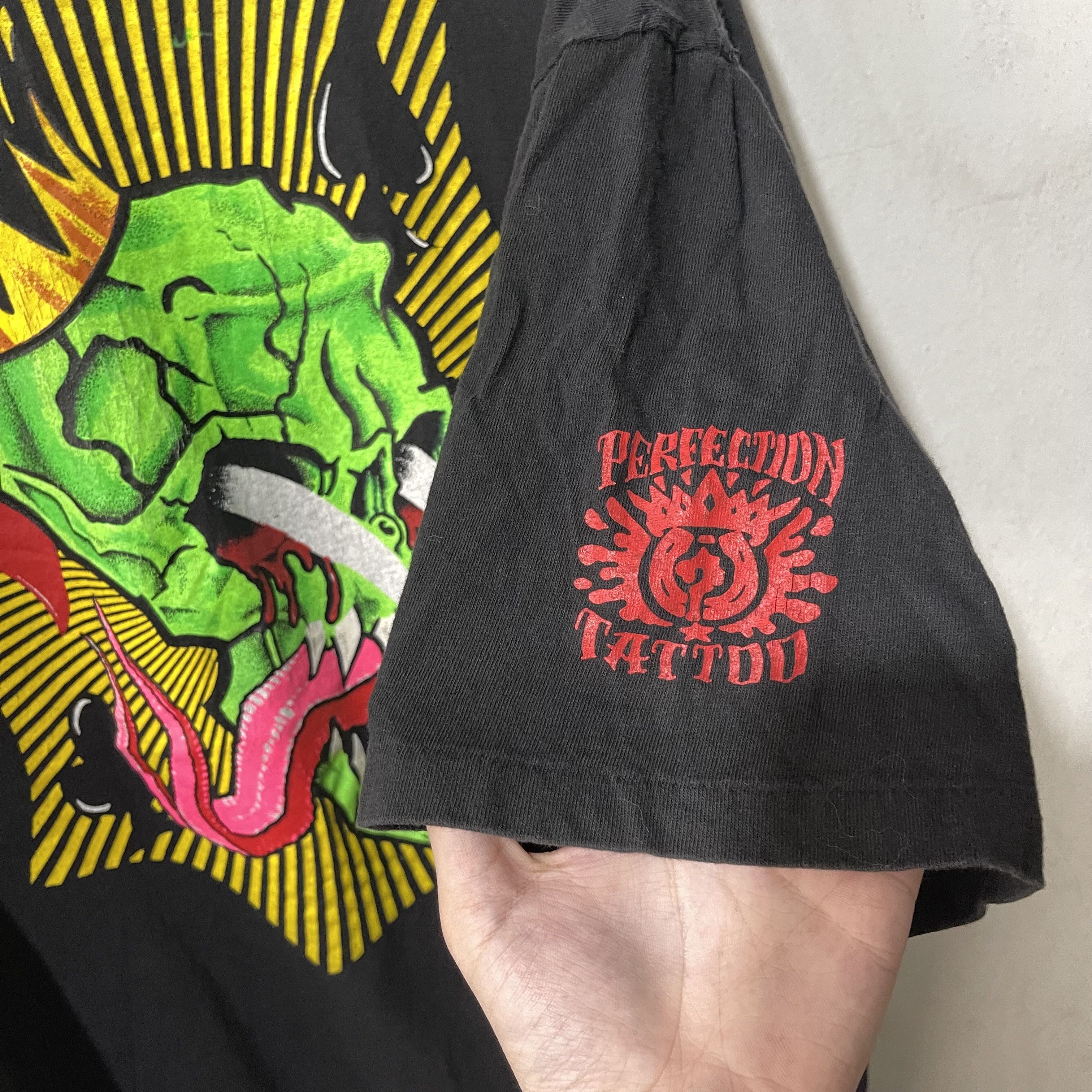 Vintage Vintage 90s Tattoo Shirt Size US XL / EU 56 / 4 - 5 Thumbnail