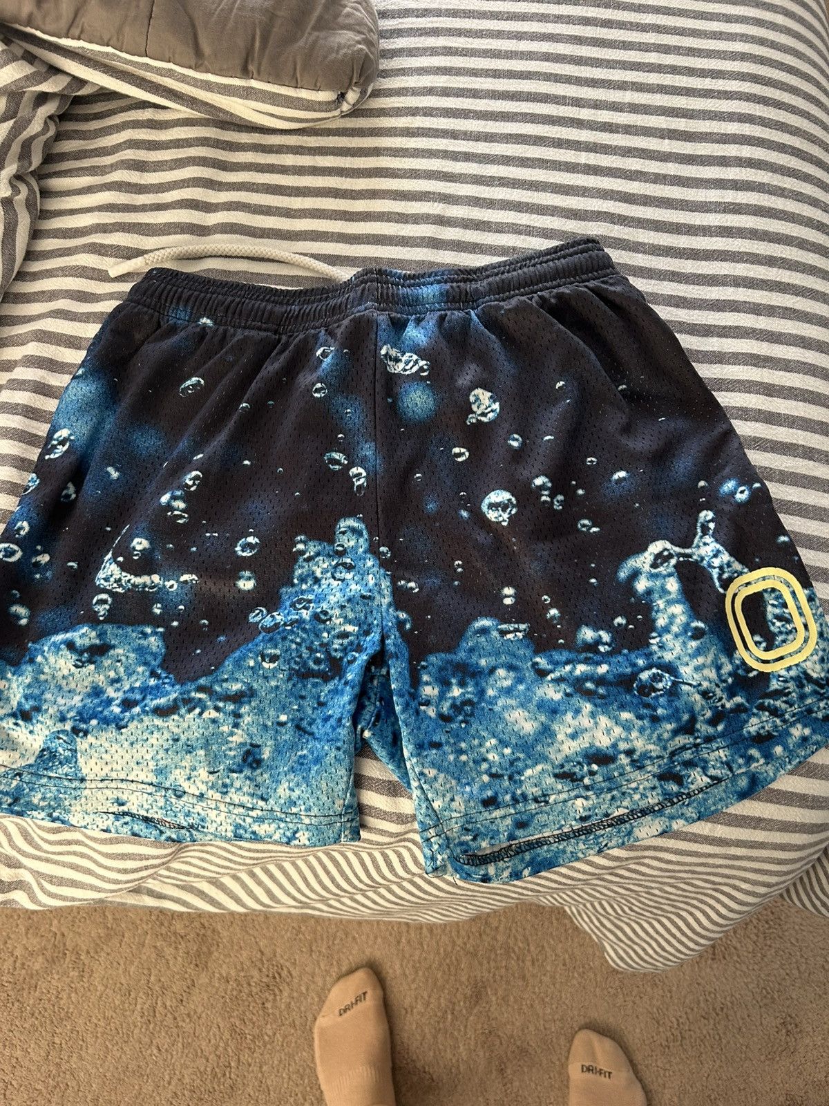 Other Overtime Blue Bubble Print Mesh Basketball Shorts Size US 28 / EU 44 - 1 Thumbnail