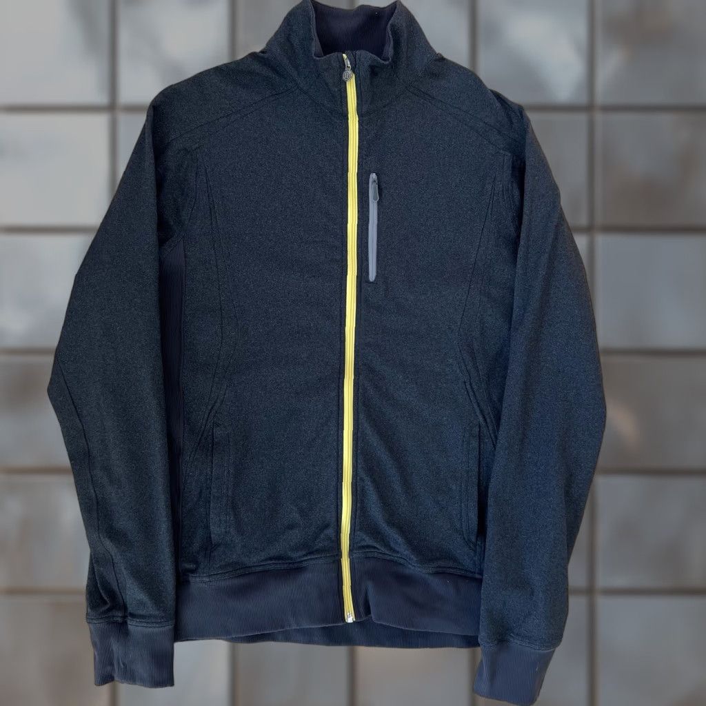 Lululemon Lululemon Track Jacket Gray L Full Zip Windbreaker Softshell Polyester Mens Adults Regular Size L Yellow Accent Zipper Size US L / EU 52-54 / 3 - 1 Thumbnail