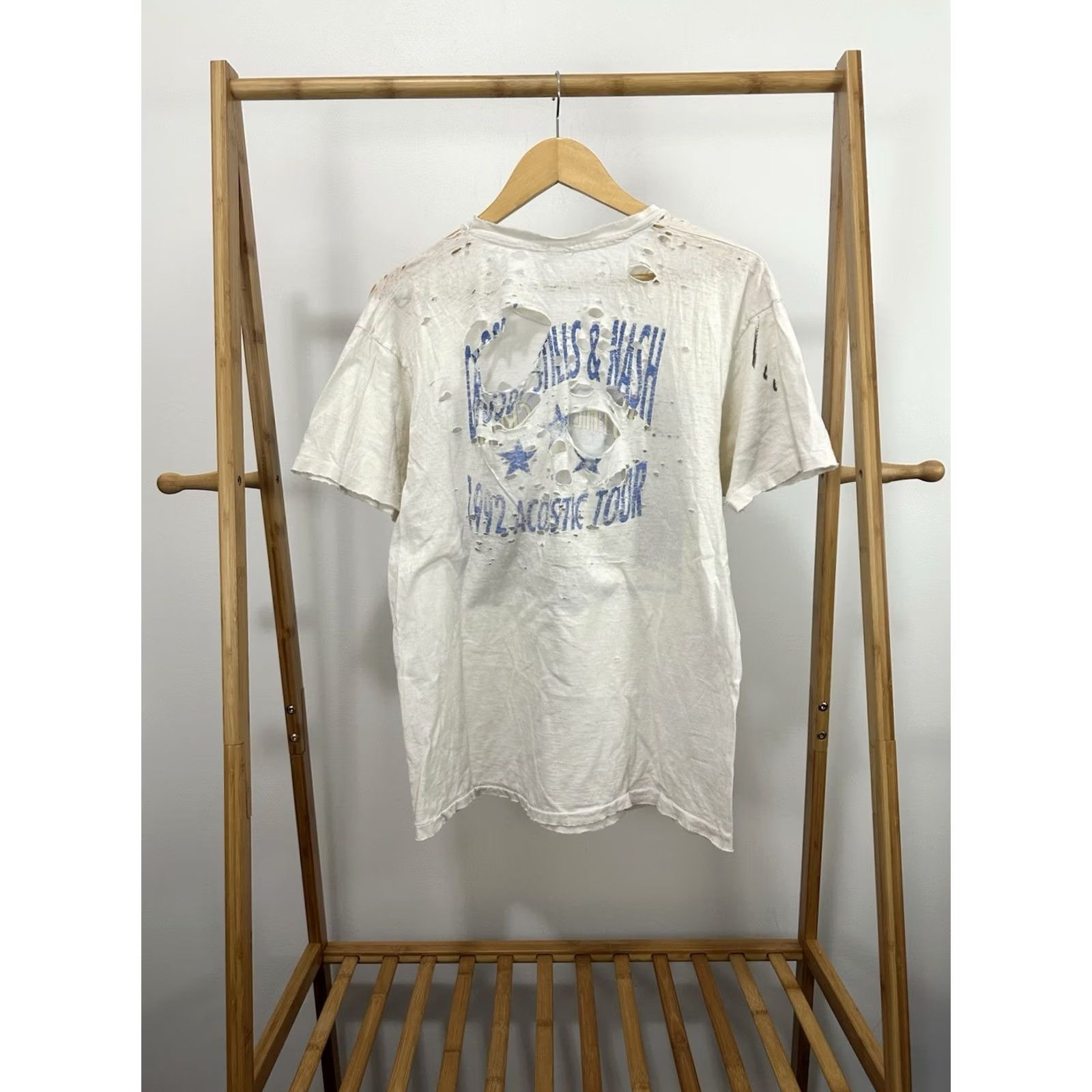 Hanes VTG 90s Crosby Stills Nash Young Acoustic Tour Zombie Thrashed Worn T-Shirt XL Men White Hanes NT Size US XL / EU 56 / 4 - 2 Thumbnail
