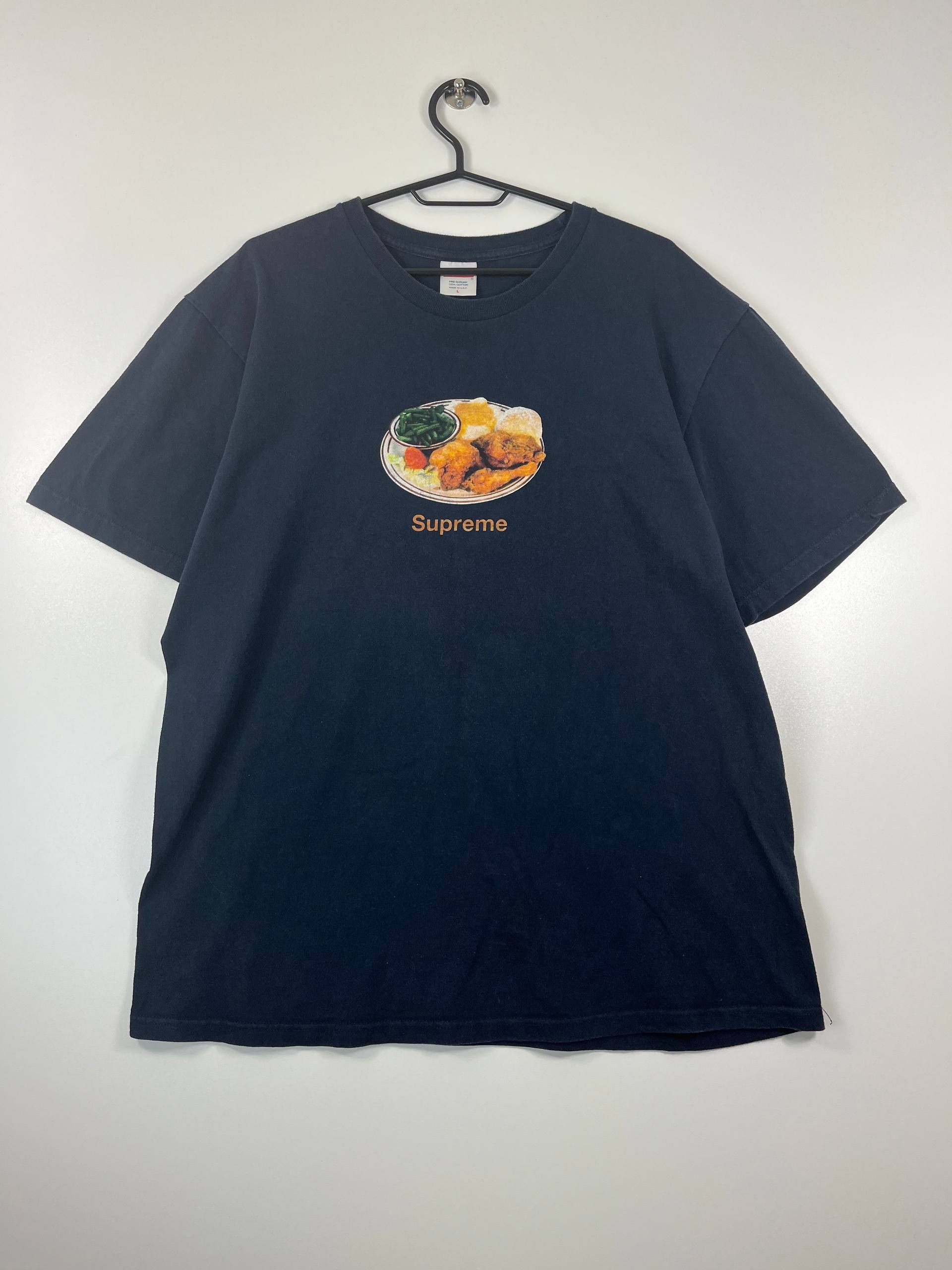 Supreme Supreme Fried Chicken Tee Graphic T-Shirt Made in USA Size L Size US L / EU 52-54 / 3 - 1 Thumbnail