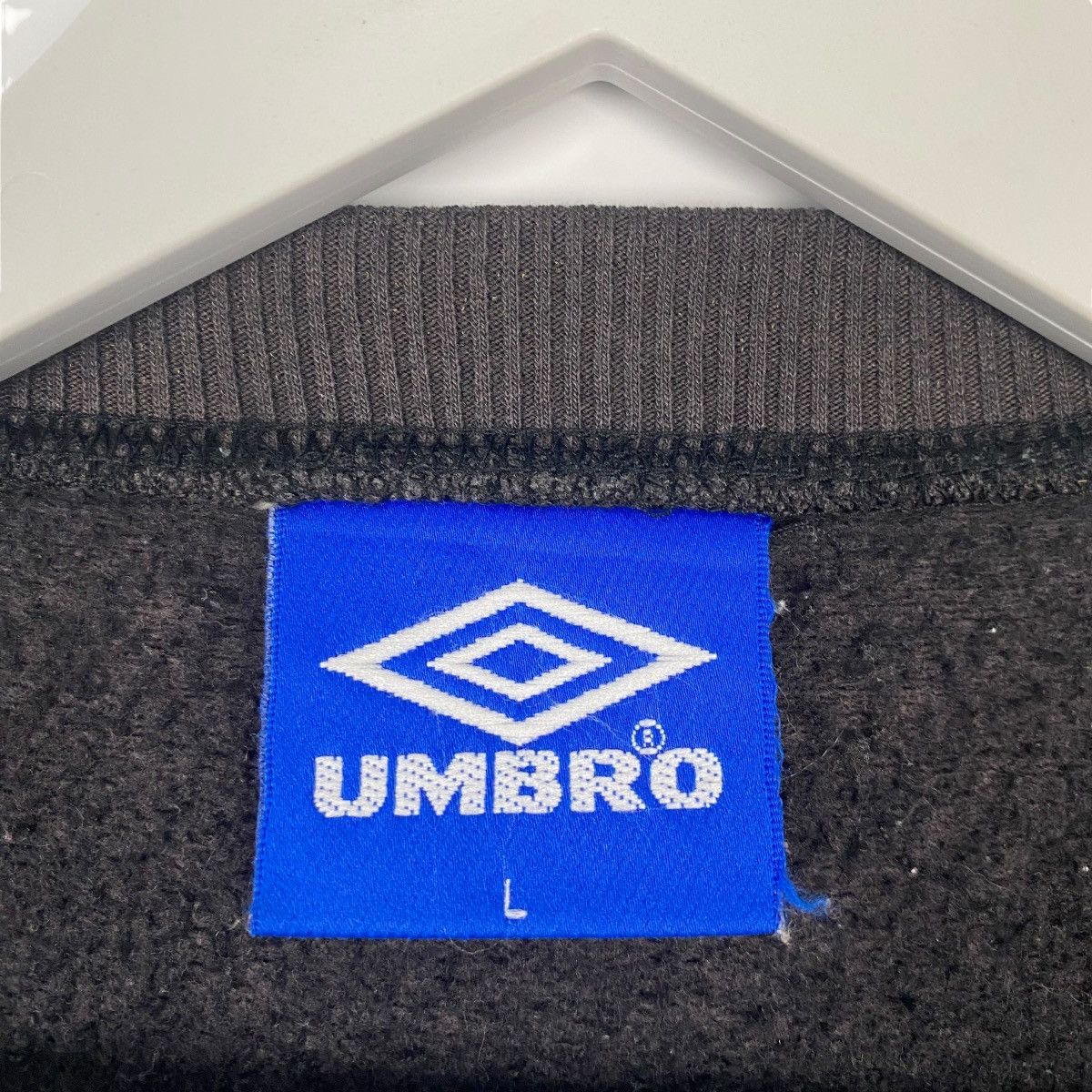 Other Vintage Umbro Crewneck Sweatshirt Brown Pullover Jumper L Size US L / EU 52-54 / 3 - 8 Thumbnail