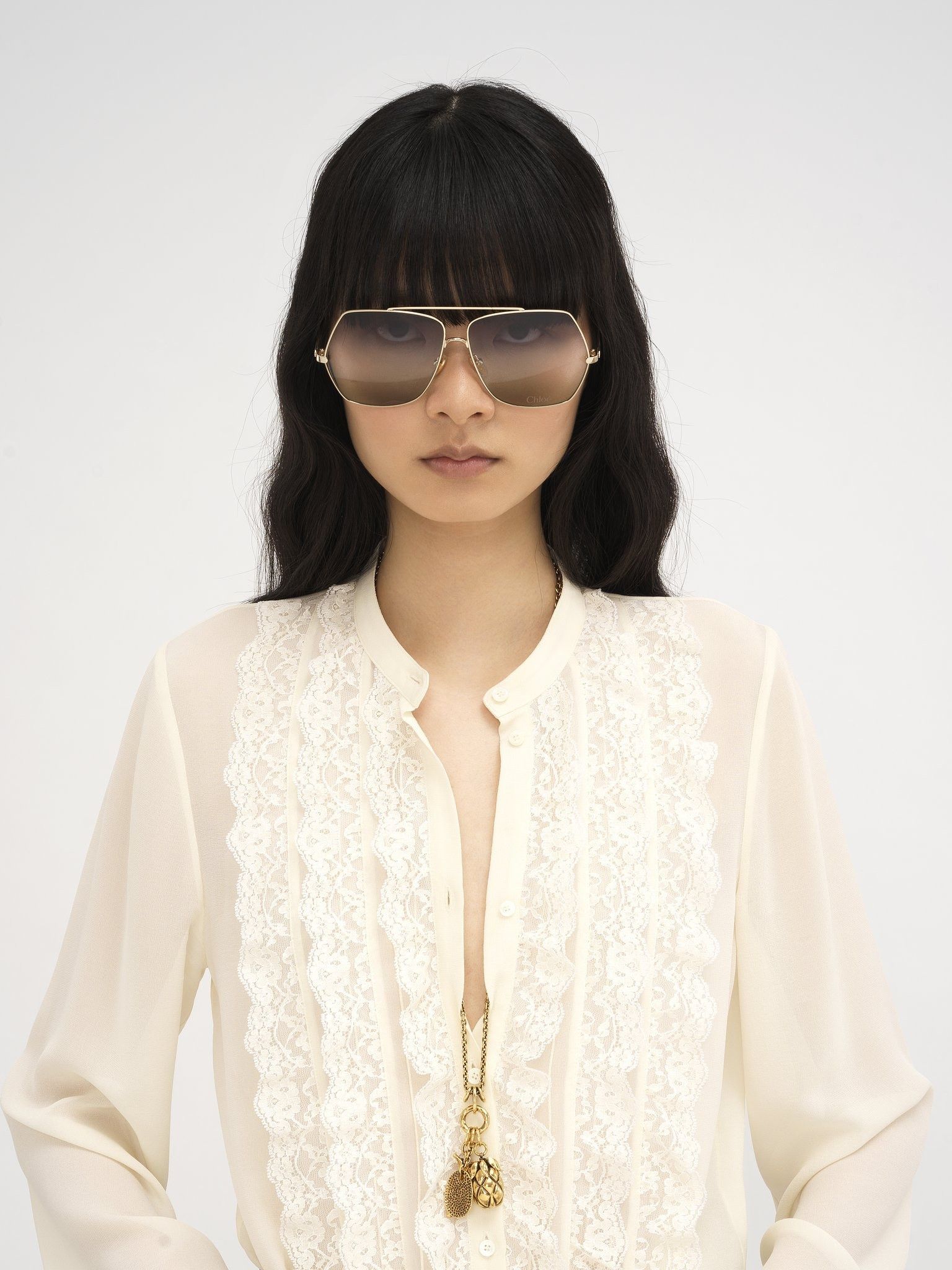 Chloe o1loc1c11025 Collarless Ruffled Blouse in Pristine White Size M / US 6-8 / IT 42-44 - 5 Thumbnail