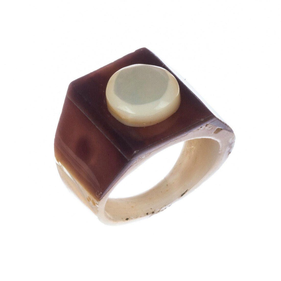 Designer Victorian Mother of Pearl Shell Button Ring Size ONE SIZE - 1 Thumbnail