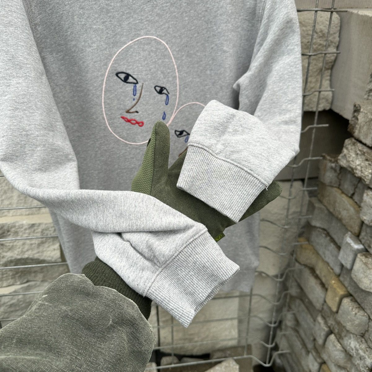 Japanese Brand Soulland Crying Faces Sweatshirt M Crewneck Grey Embroidery Size US M / EU 48-50 / 2 - 7 Thumbnail